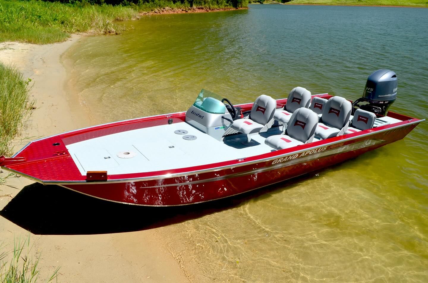 Barco Levefort Grand Apolus FREESTYLE + Motor 115HP + Carreta