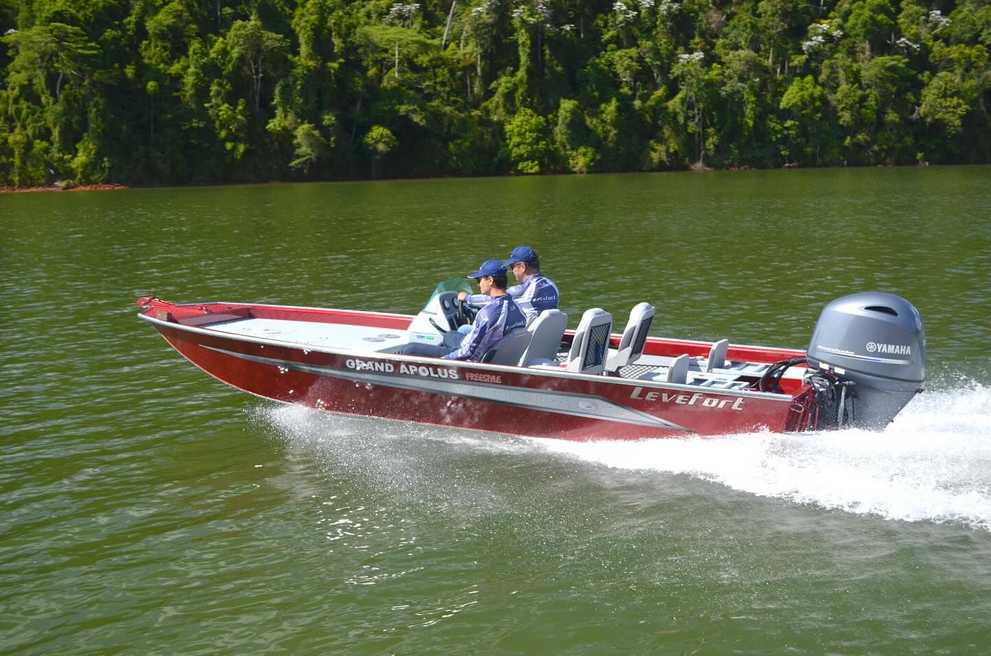 Barco Levefort Grand Apolus FREESTYLE + Motor 115HP + Carreta