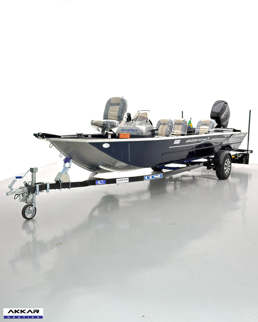 Barco lancha Levefort Apolus 600 + Motor popa Mercury 60HP + Carreta rodoviária