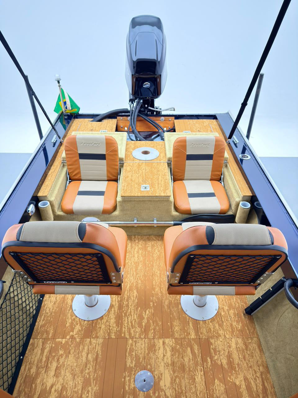 Barco lancha Levefort Apolus 600 + Motor popa Mercury 60HP ELPT EF + Carreta rodoviária