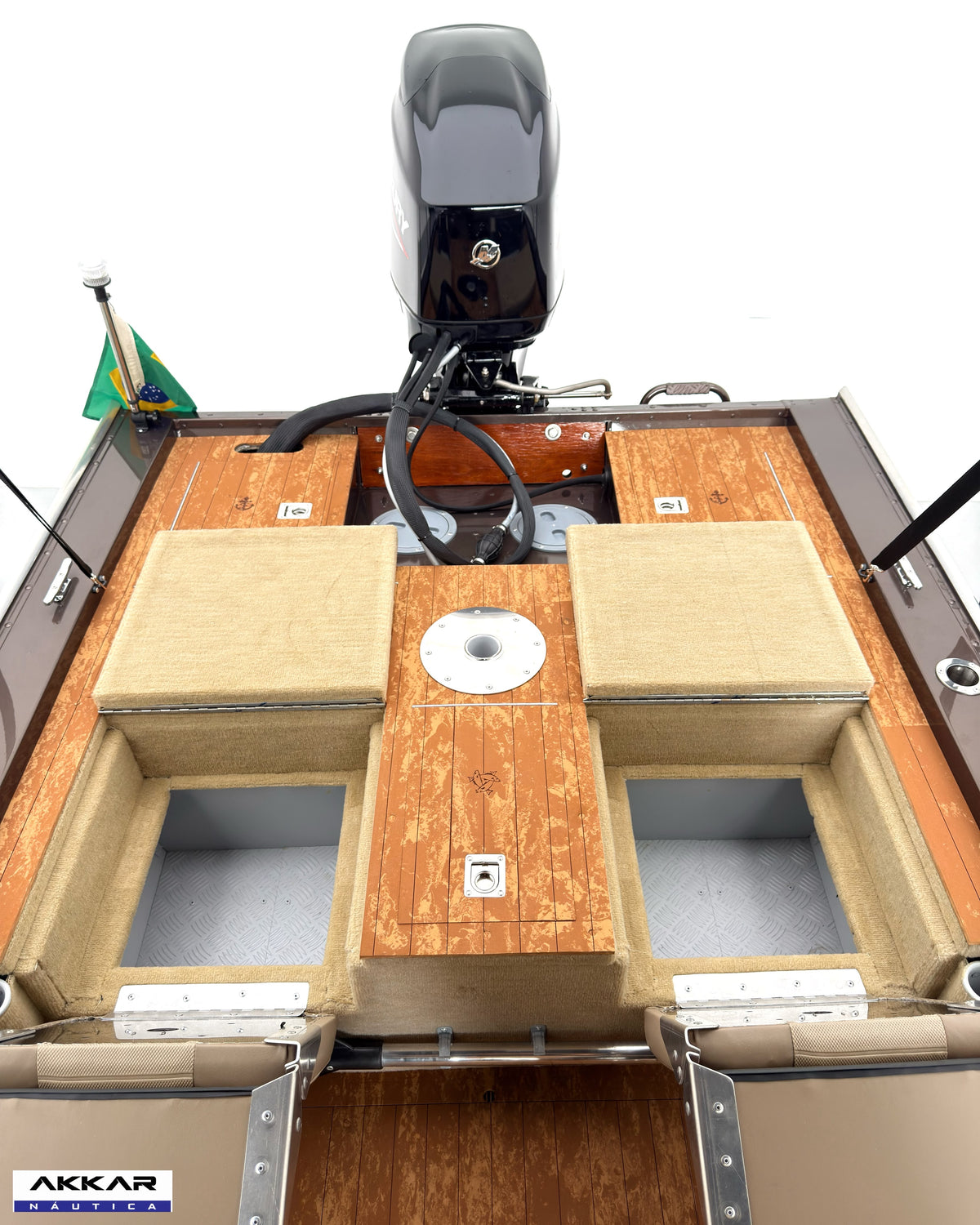 Barco lancha Levefort Apolus 600 + Motor popa Mercury 60HP ELPT EF + Carreta rodoviária