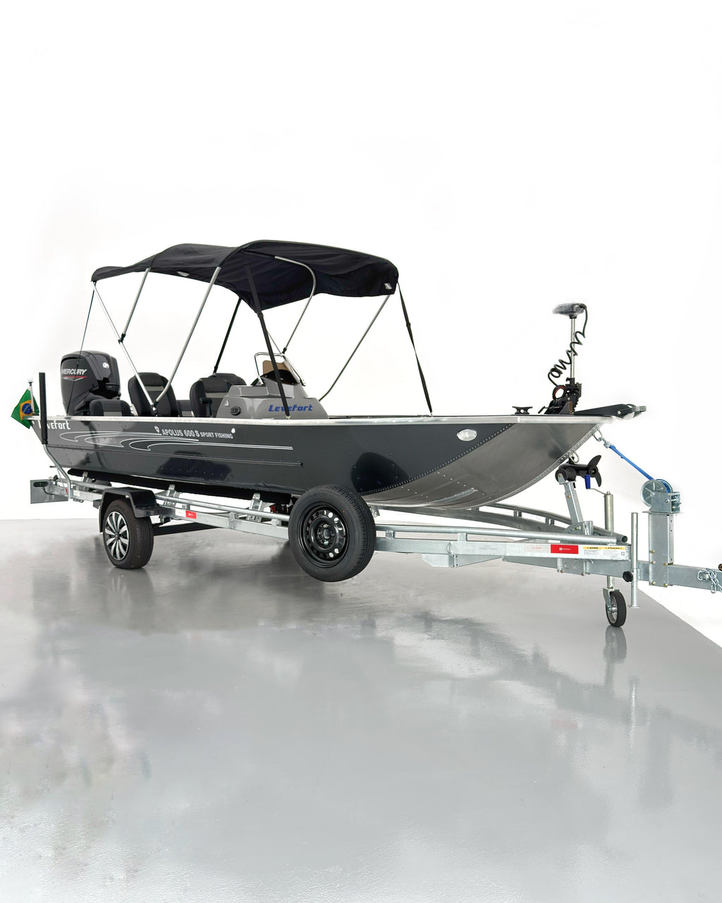 Barco lancha Levefort Apolus 600 S + Motor popa Mercury 100HP ELPT EFI + Carreta rodoviária