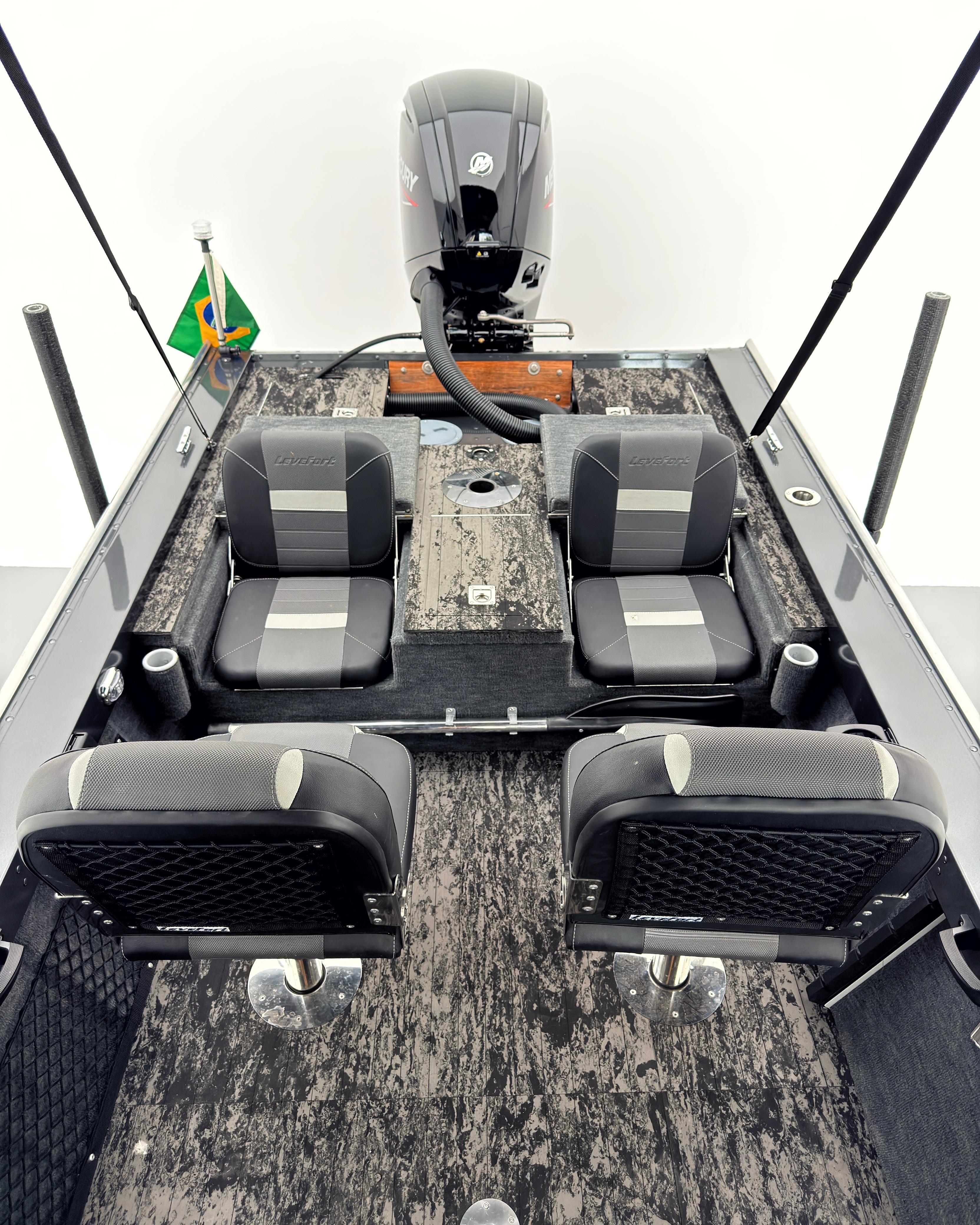Barco lancha Levefort Apolus 600 S + Motor popa Mercury 100HP ELPT EFI + Carreta rodoviária
