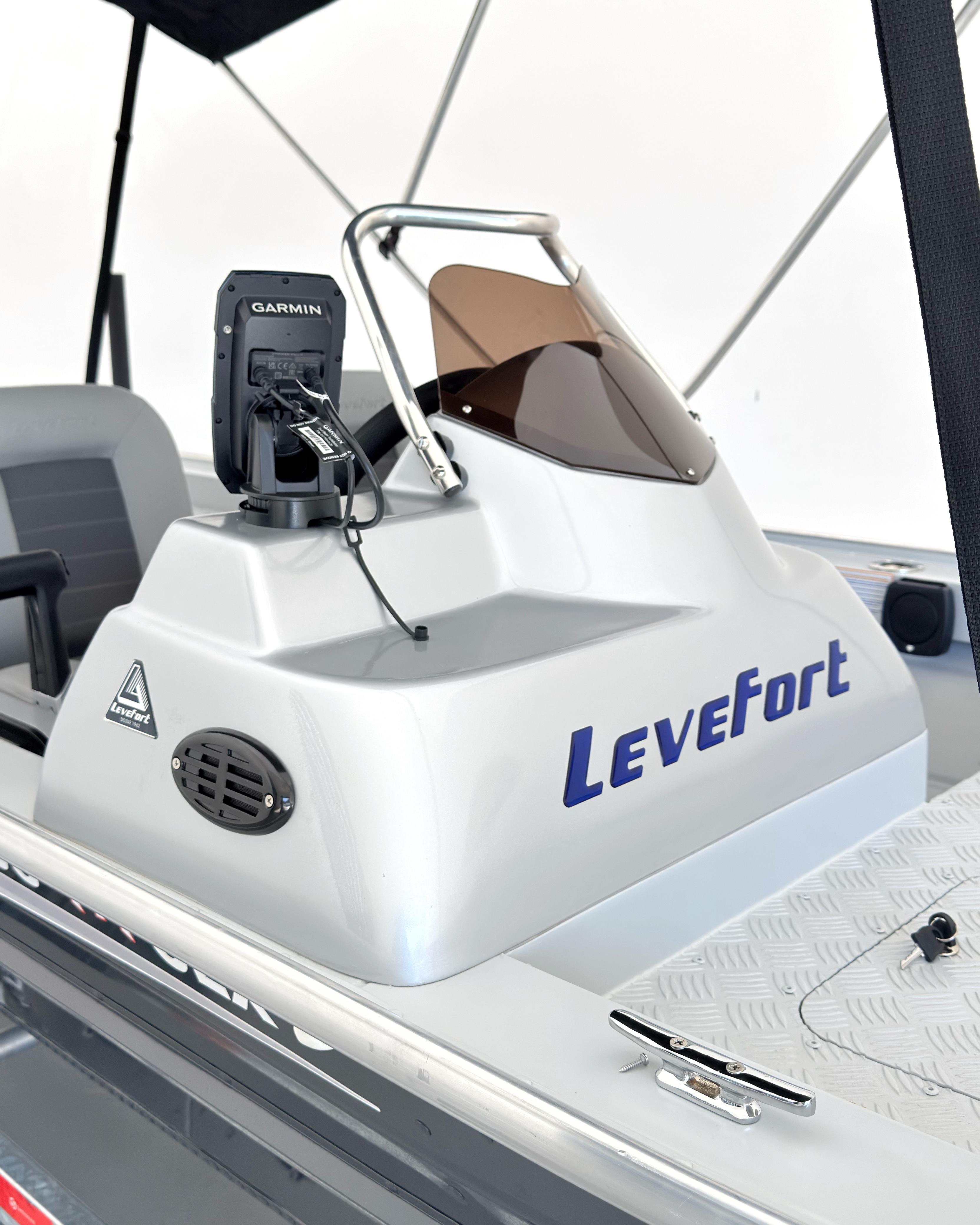 Barco lancha Levefort Apolus TR CLX + Motor popa Mercury 40HP 4 Tempos + Carreta rodoviária