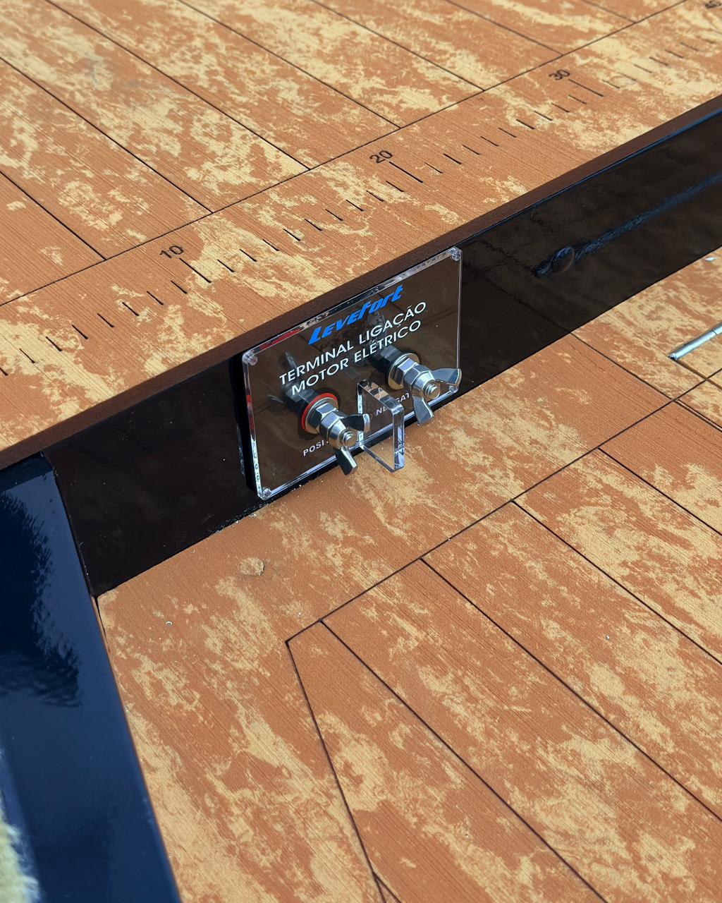 Barco lancha Levefort Apolus 600 + Motor popa Mercury 60HP ELPT EF + Carreta rodoviária