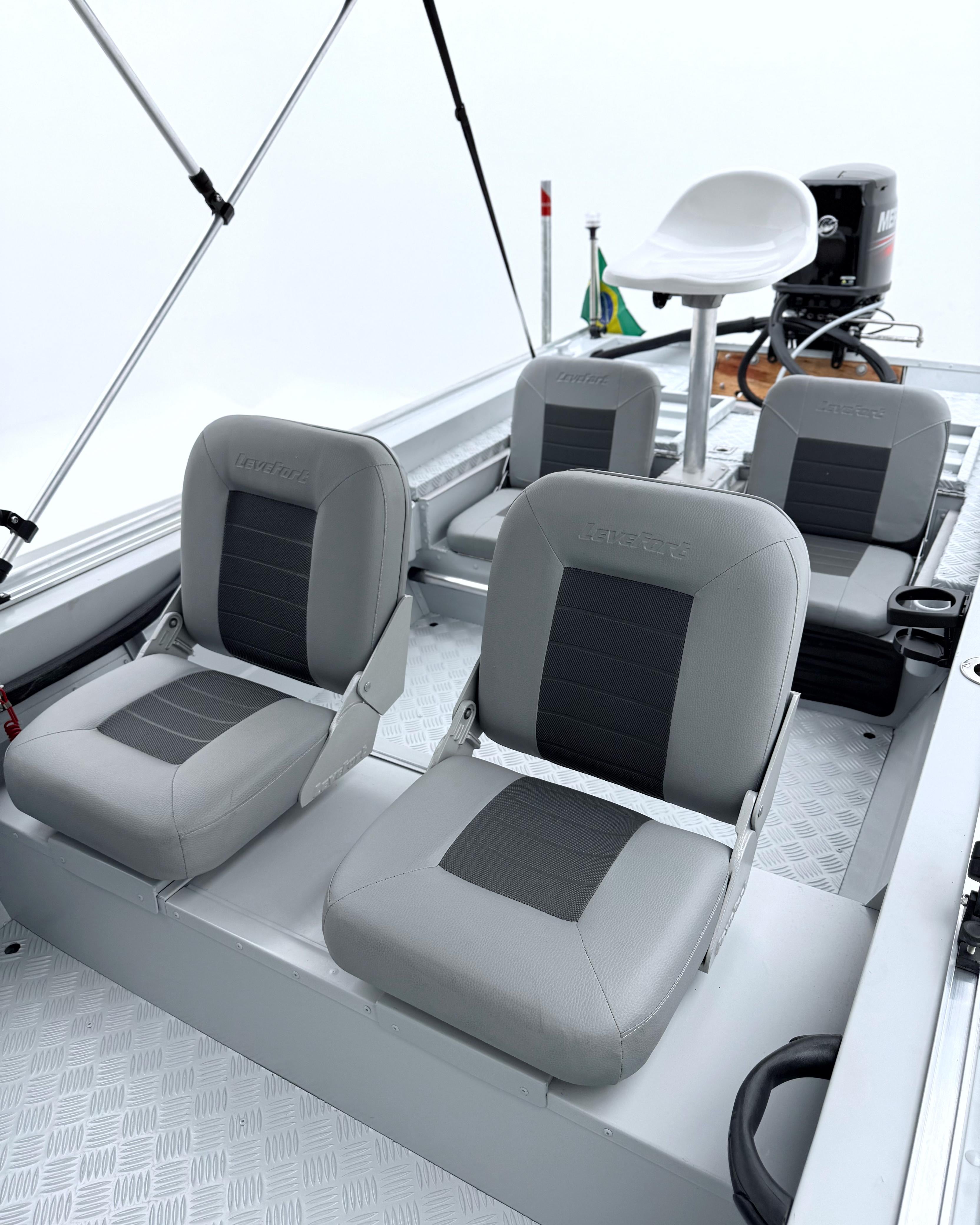 Barco lancha Levefort Apolus TR CLX + Motor popa Mercury 50HP ELPTO + Carreta rodoviária