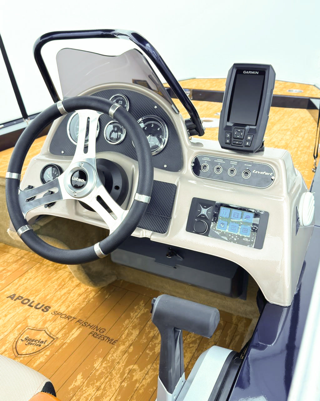 Barco lancha Levefort Apolus 600 + Motor popa Mercury 60HP ELPT EF + Carreta rodoviária