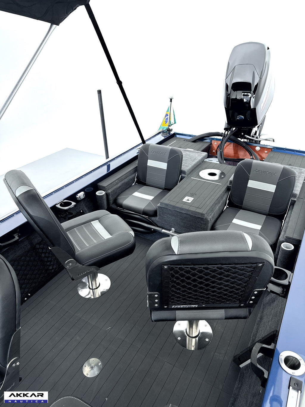 Barco lancha Levefort Apolus 600 + Motor popa Mercury 60HP ELPT EF + Carreta rodoviária