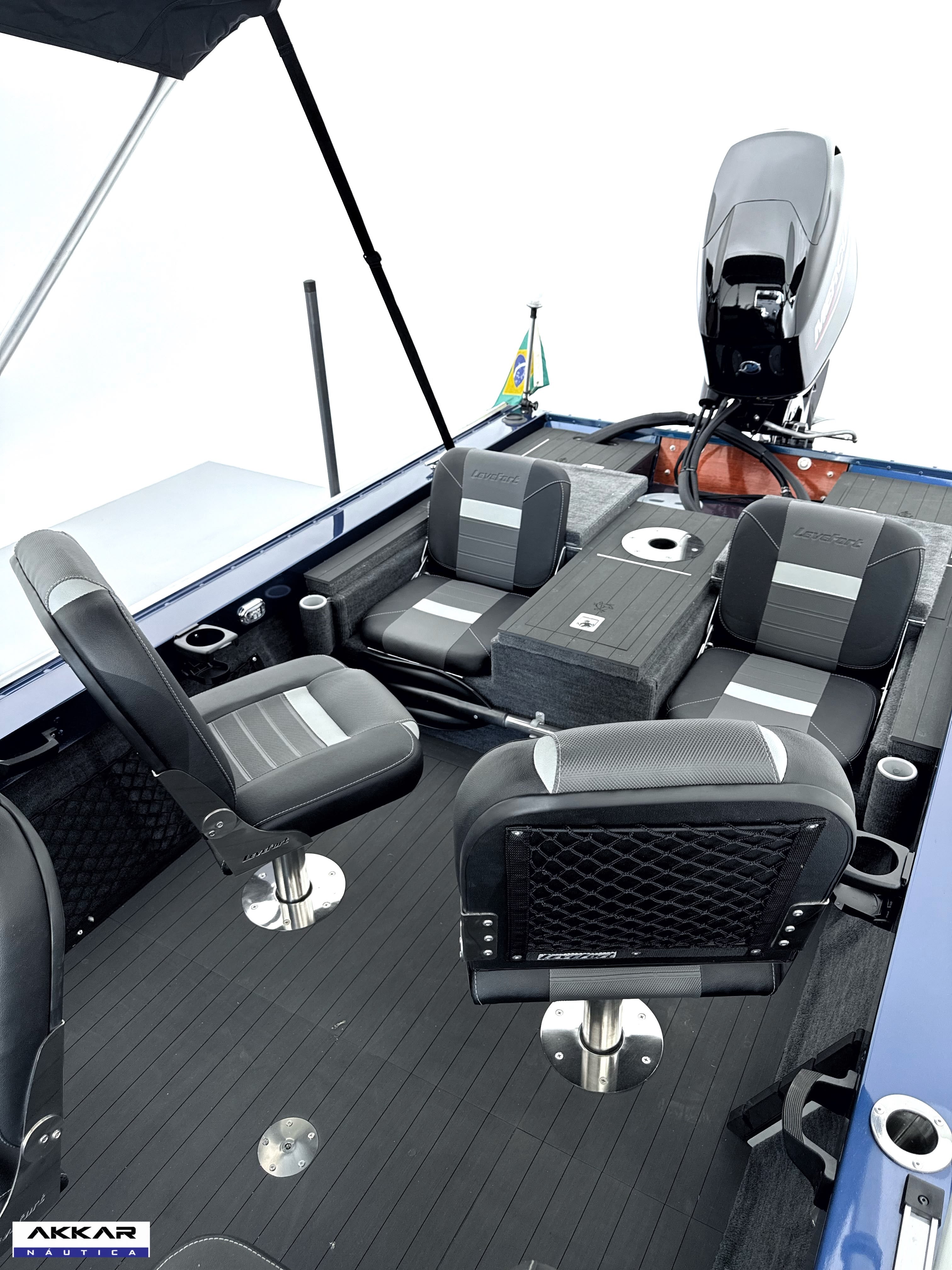 Barco lancha Levefort Apolus 600 + Motor popa Mercury 60HP ELPT EF + Carreta rodoviária