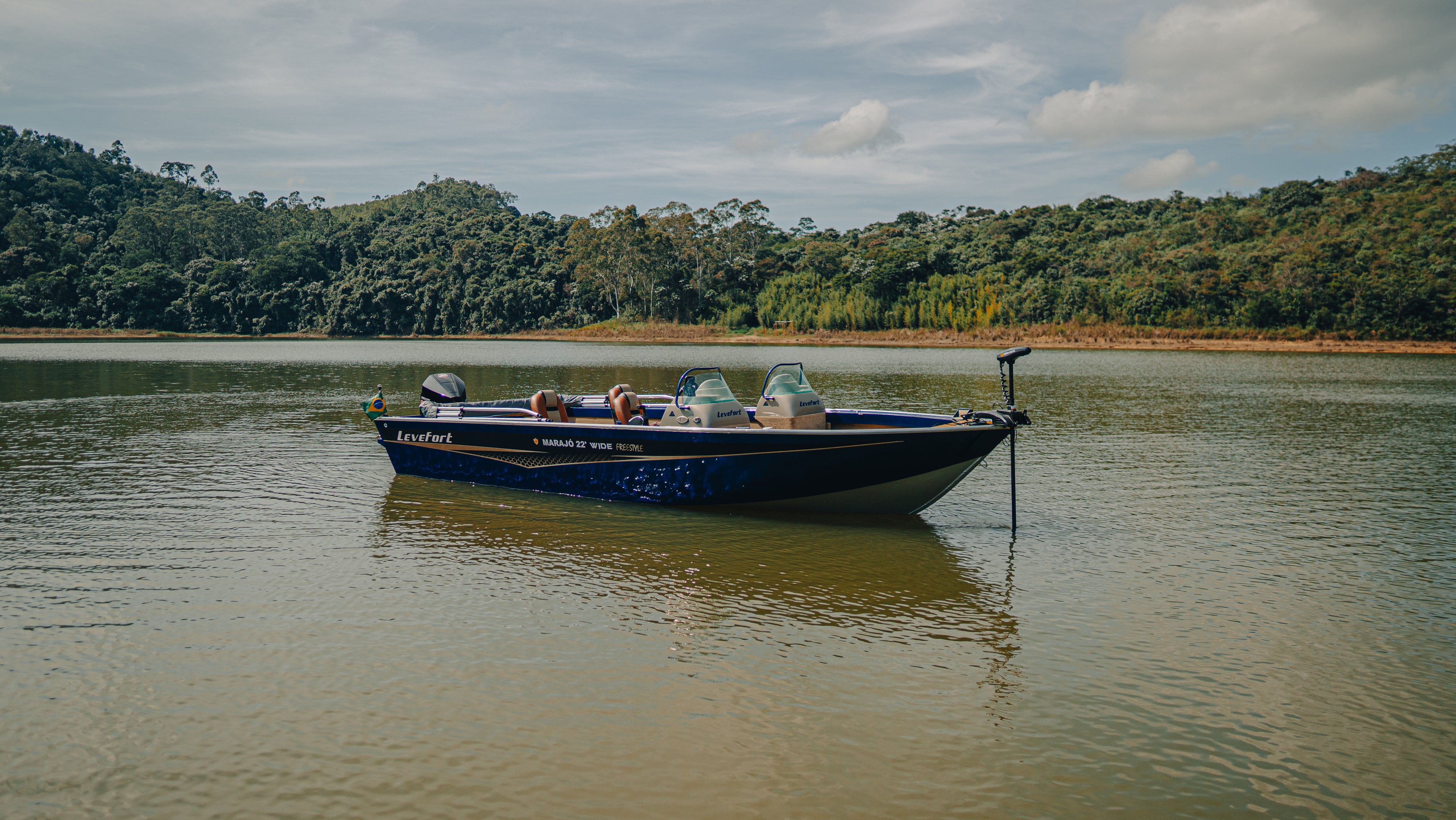 Levefort Marajó Wide Freestyle 22′ + Motor Mercury 300 PROXS
