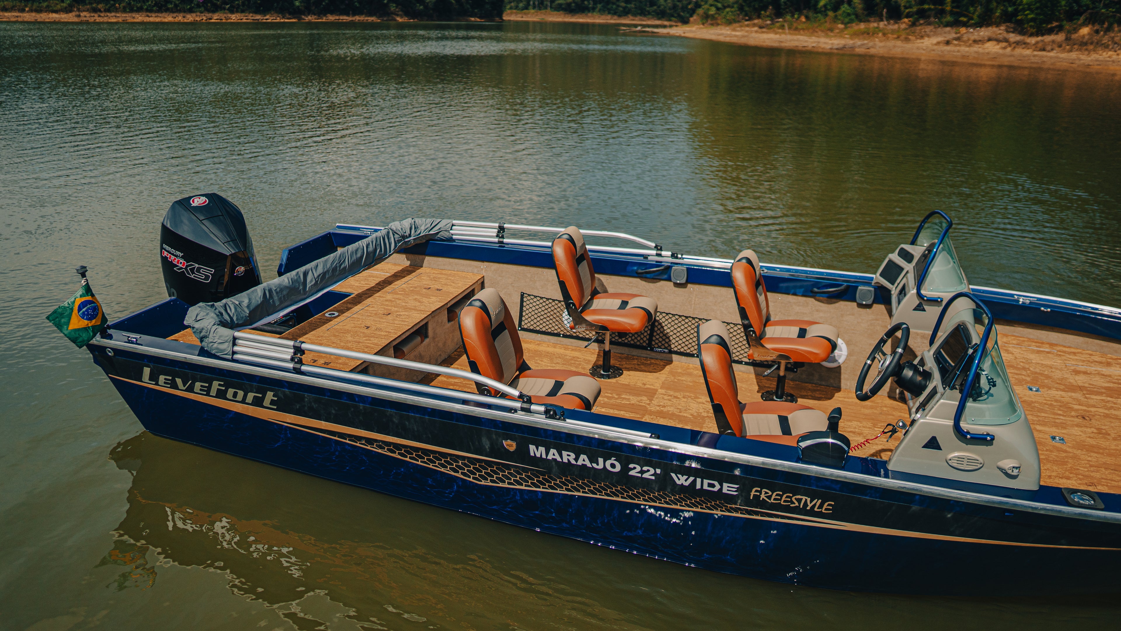 Levefort Marajó Wide Freestyle 22′ + Motor Mercury 300 PROXS