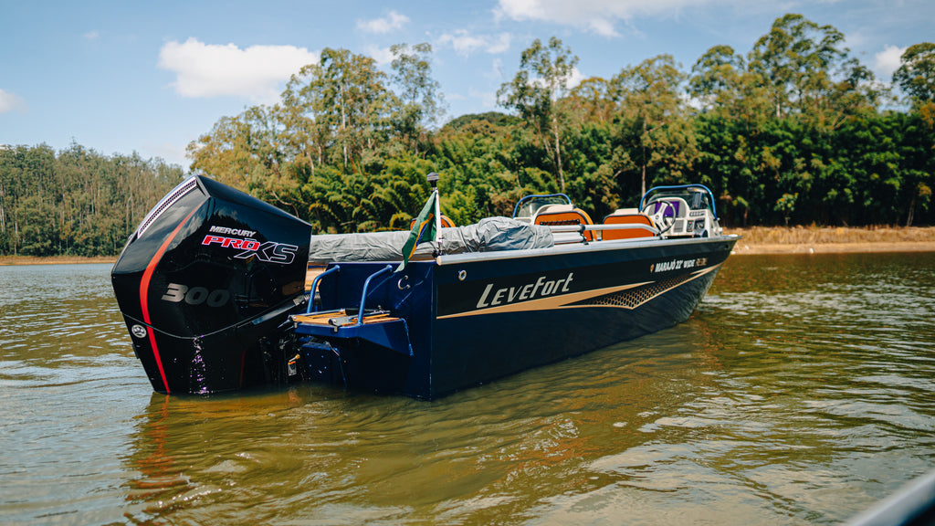 Levefort Marajó Wide Freestyle 22′ + Motor Mercury 300 PROXS
