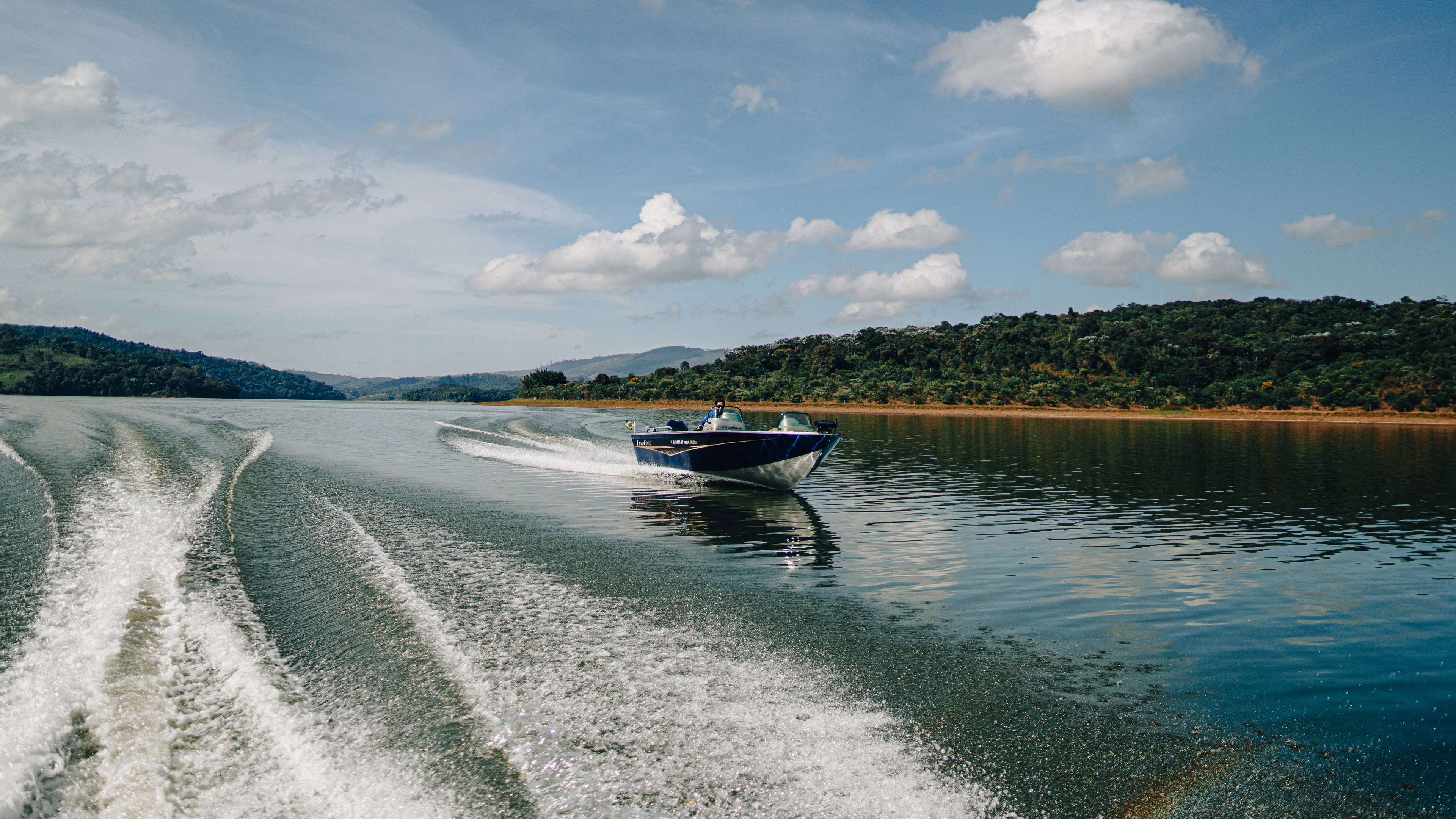 Levefort Marajó Wide Freestyle 22′ + Motor Mercury 300 PROXS