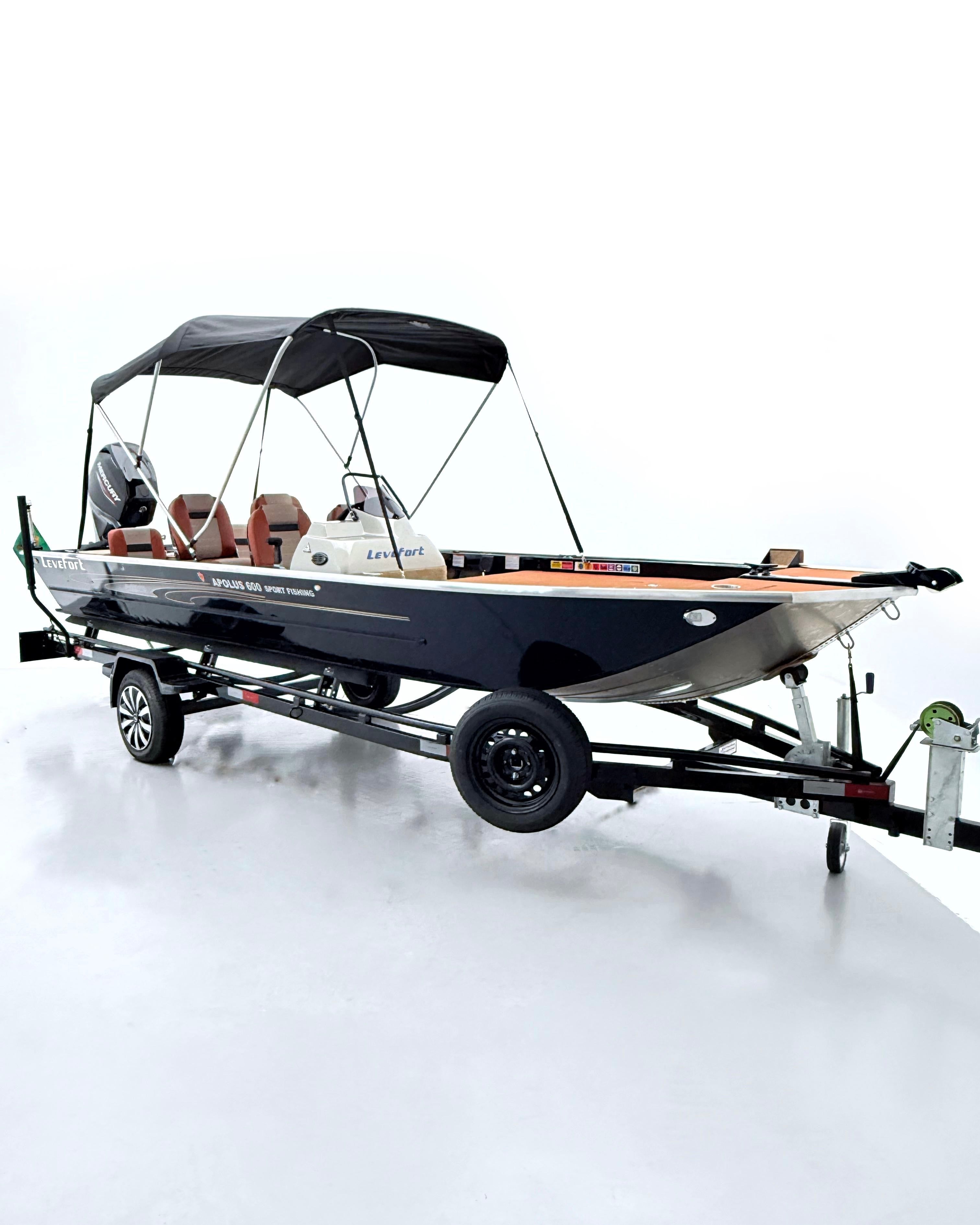 Barco lancha Levefort Apolus 600 + Motor popa Mercury 60HP ELPT EF + Carreta rodoviária