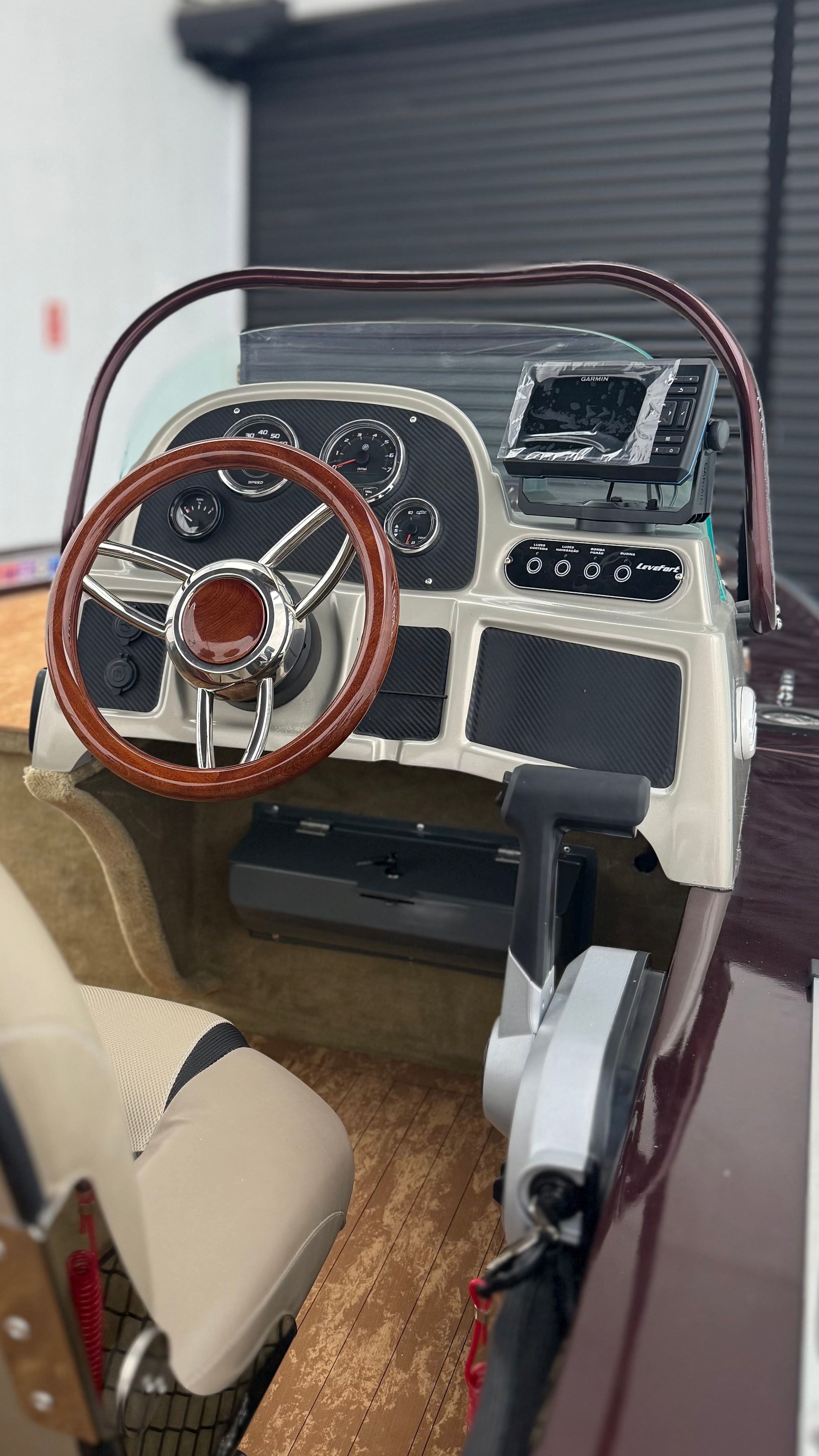 Barco Levefort Apolus Large FREESTYLE + Motor 115HP + Carreta com freio