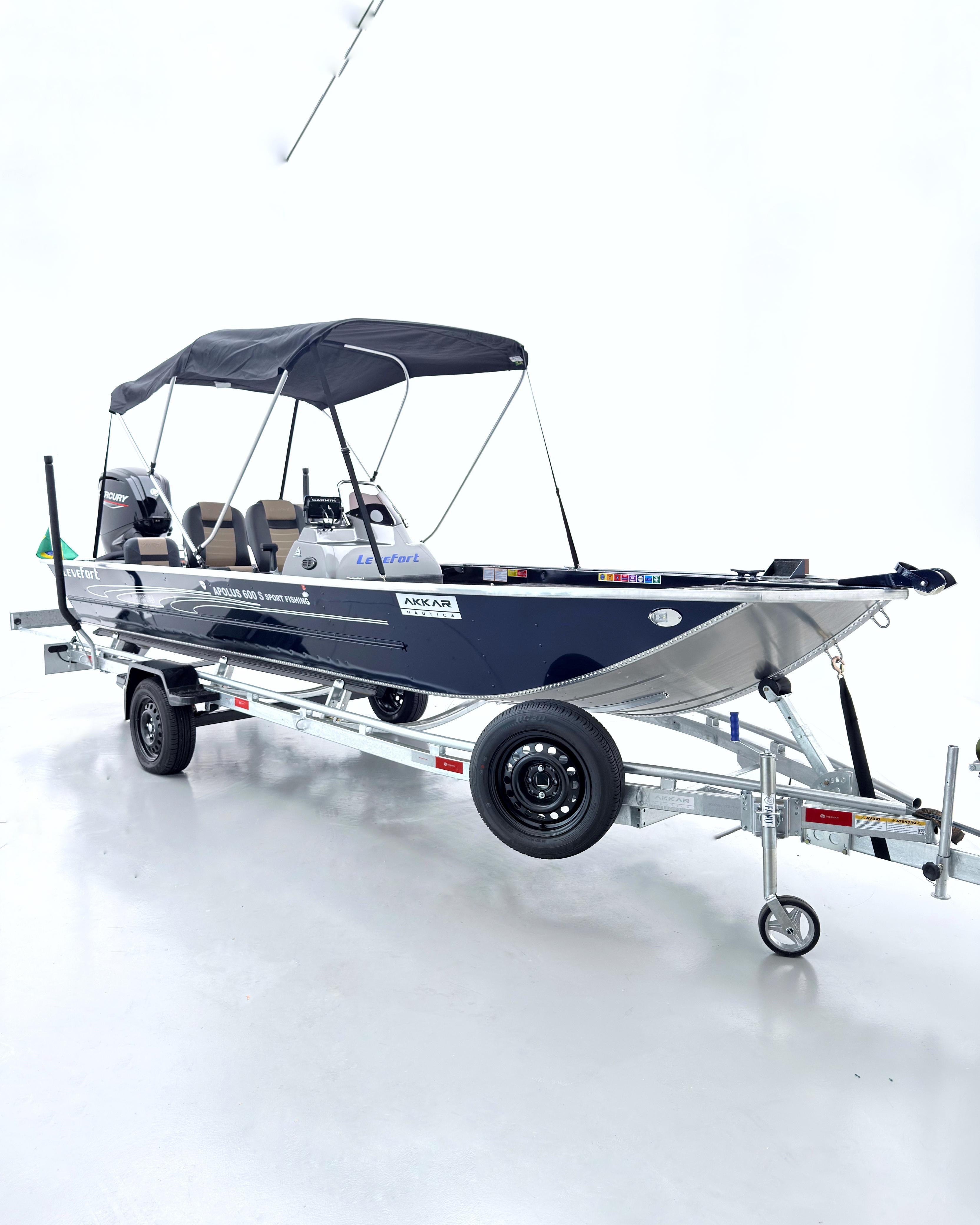 Barco lancha Levefort Apolus 600 S + Motor popa Mercury 100HP ELPT EFI + Carreta rodoviária