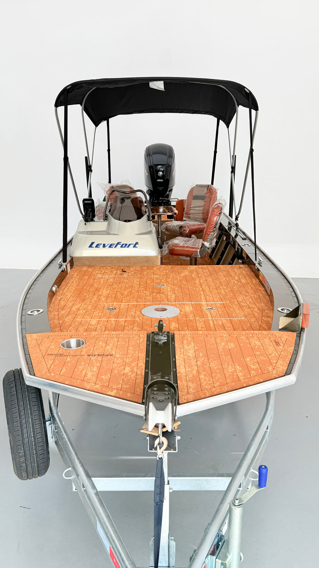 Barco lancha Levefort Apolus 600 S + Motor popa Mercury 100HP ELPT EFI + Carreta rodoviária