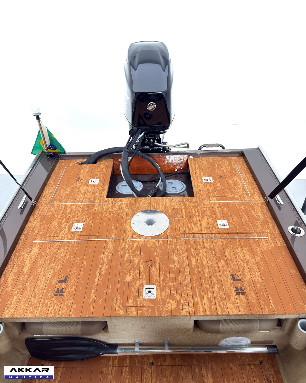 Barco lancha Levefort Apolus 600 + Motor popa Mercury 60HP ELPT EF + Carreta rodoviária