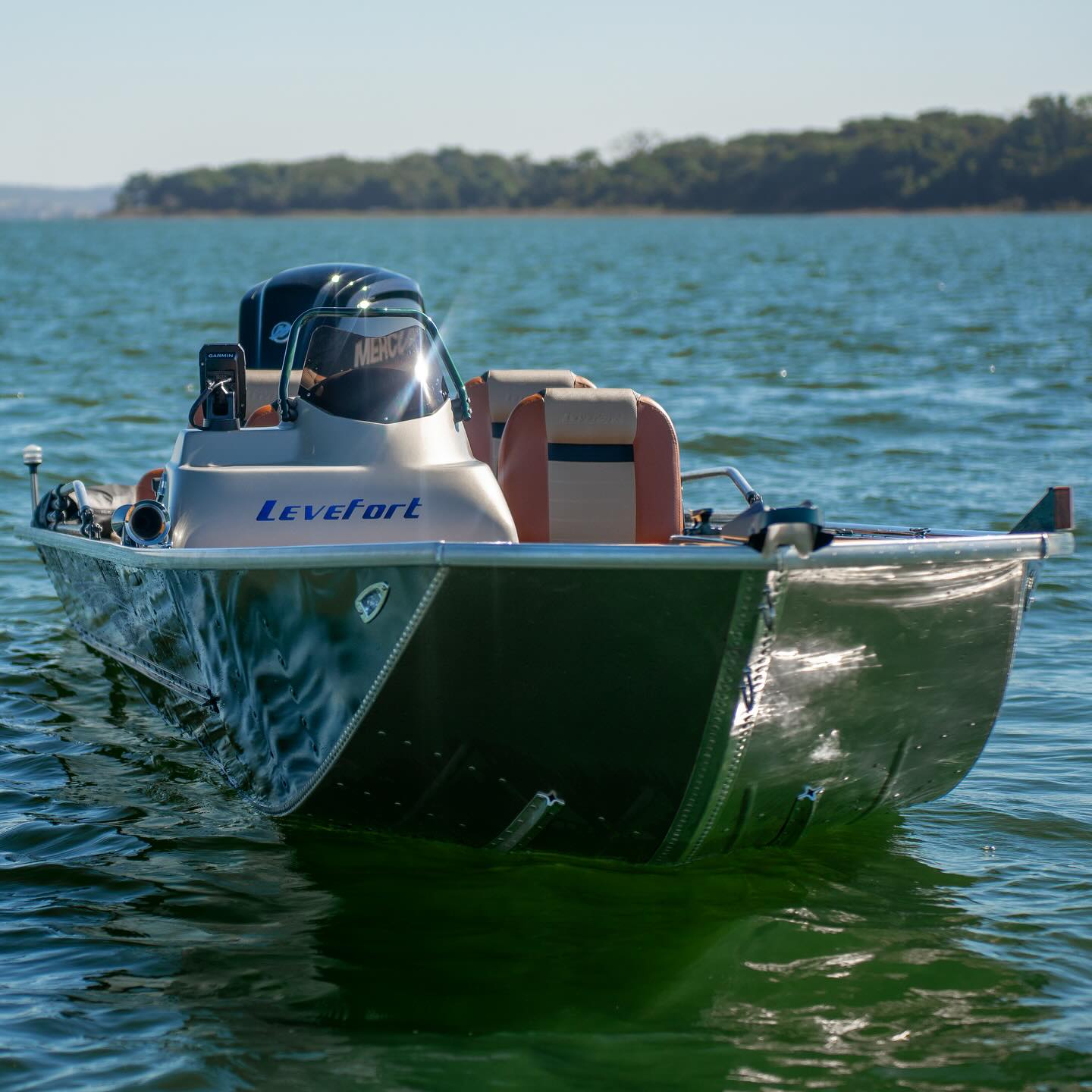 Barco lancha Levefort Apolus 600 S + Motor popa Mercury 100HP ELPT EFI + Carreta rodoviária