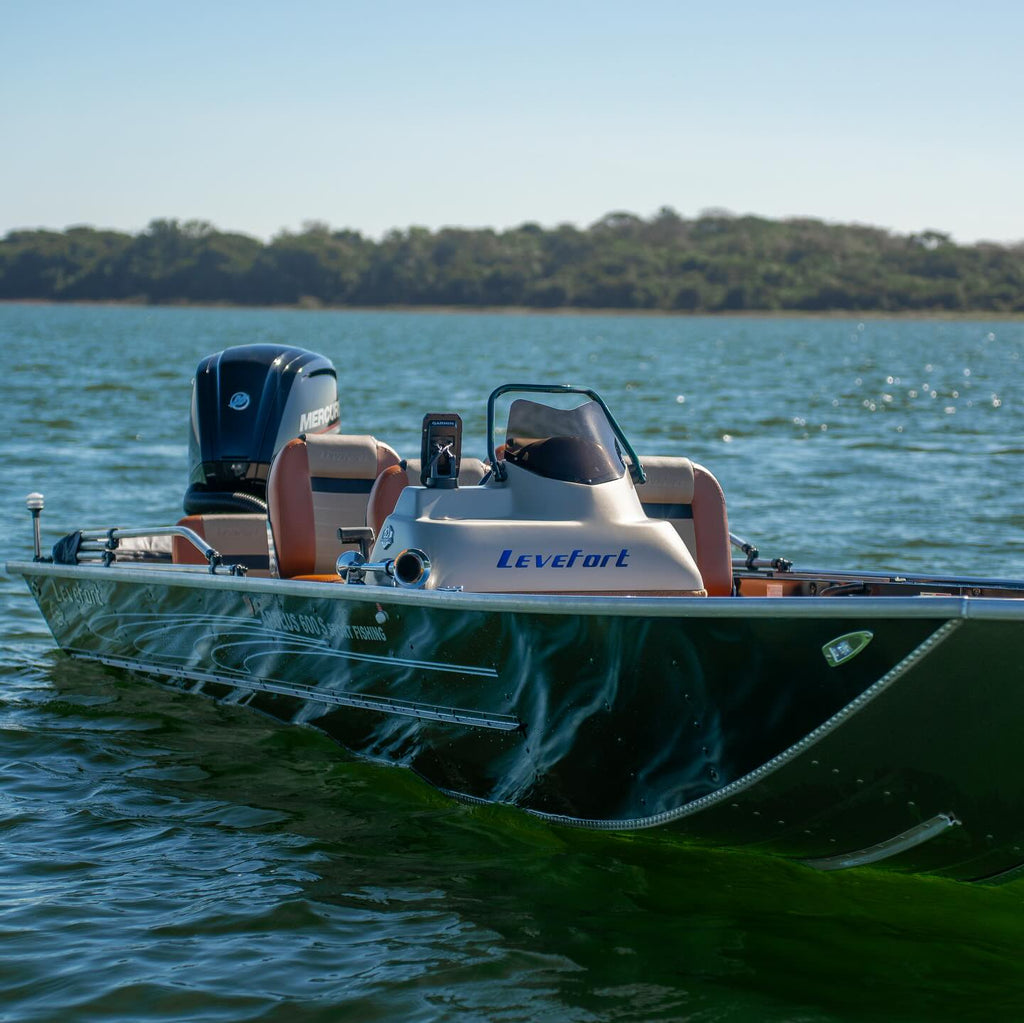Barco lancha Levefort Apolus 600 S + Motor popa Mercury 100HP ELPT EFI + Carreta rodoviária