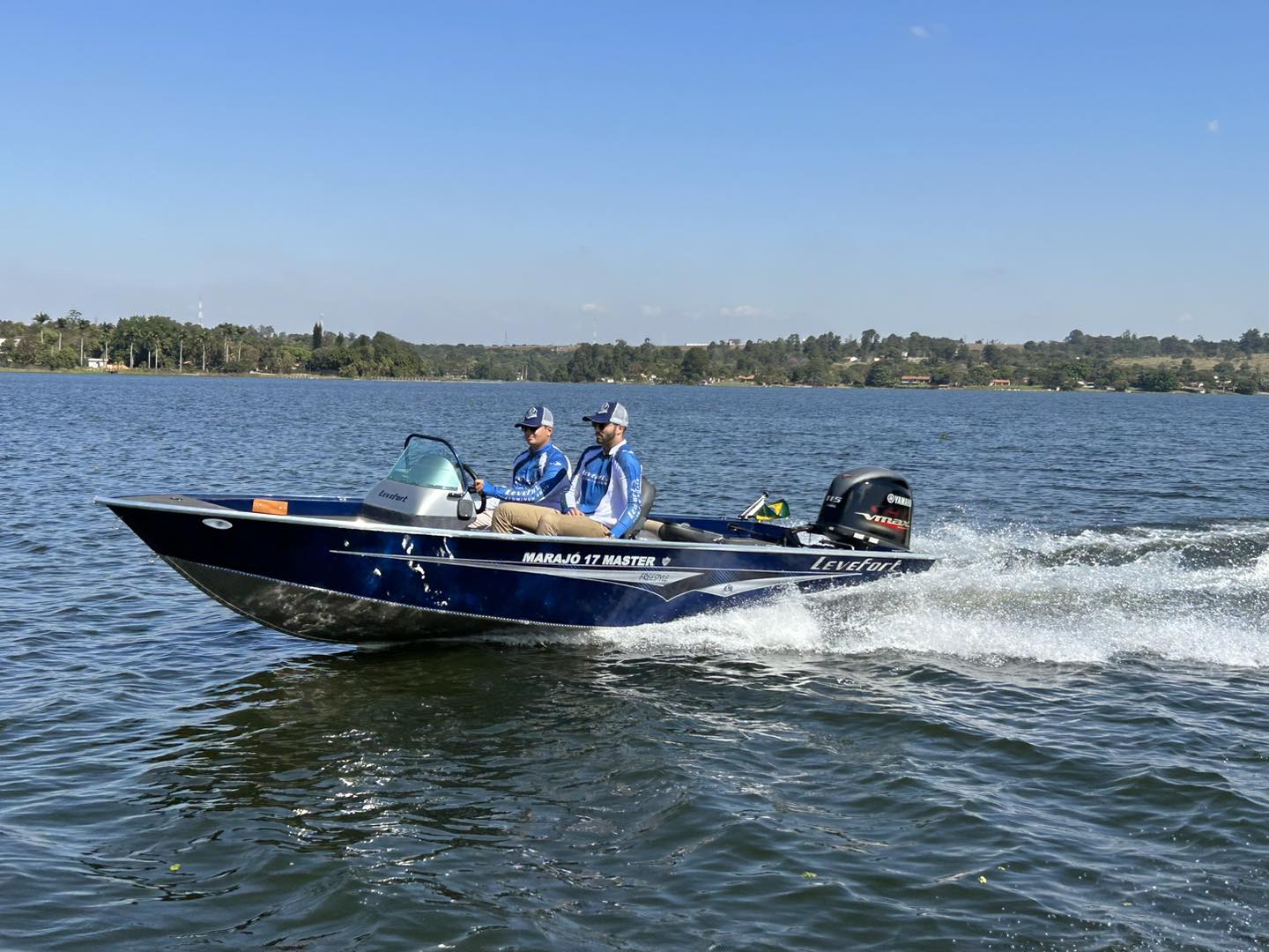 Barco Lancha Levefort Marajó 17 Master Freestyle Special Series + Motor Yamaha F115 + Carreta rodoviária