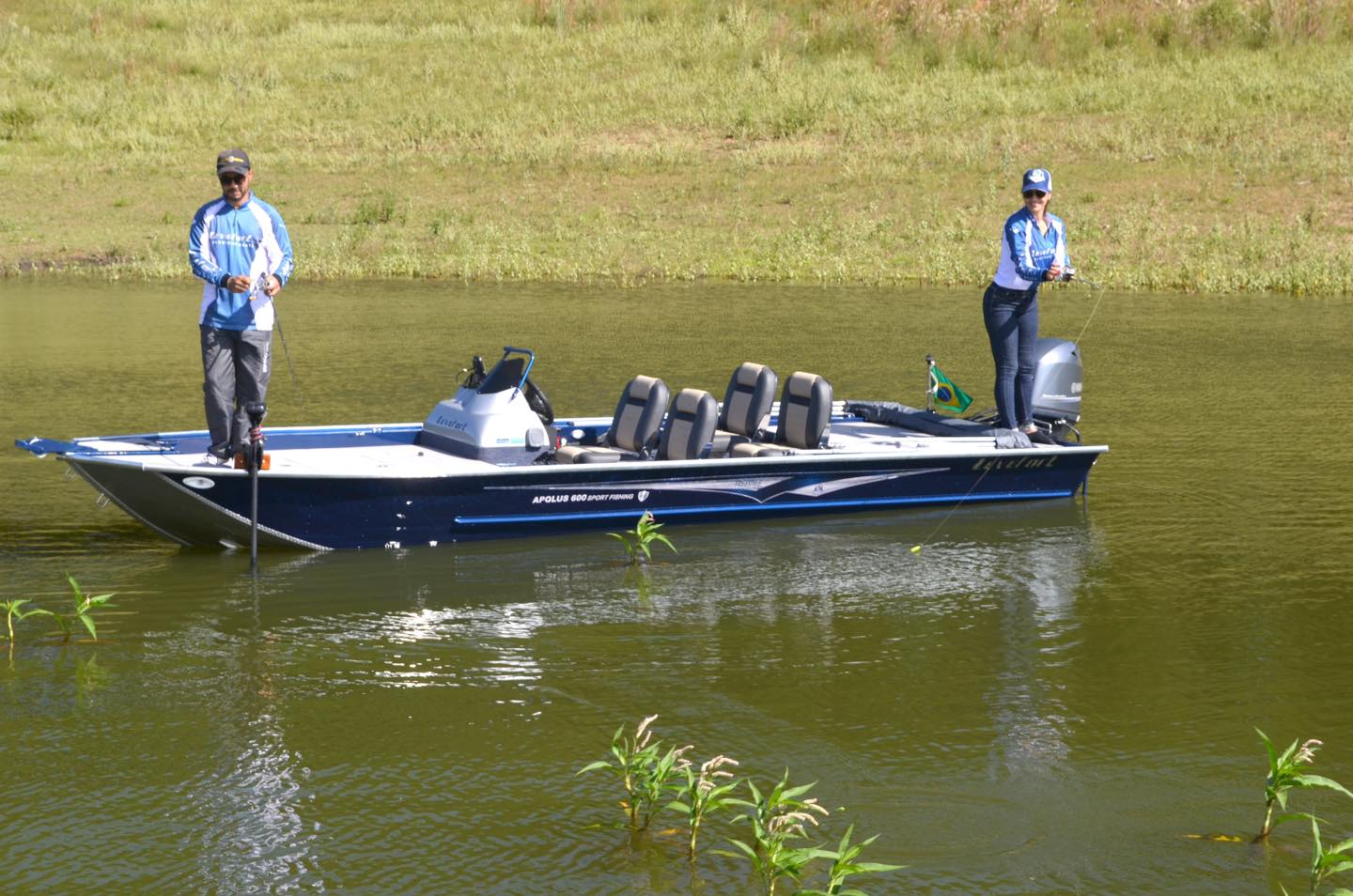 Barco lancha Levefort Apolus 600 STANDARD + Motor popa Mercury 60HP ELPT EF + Carreta rodoviária