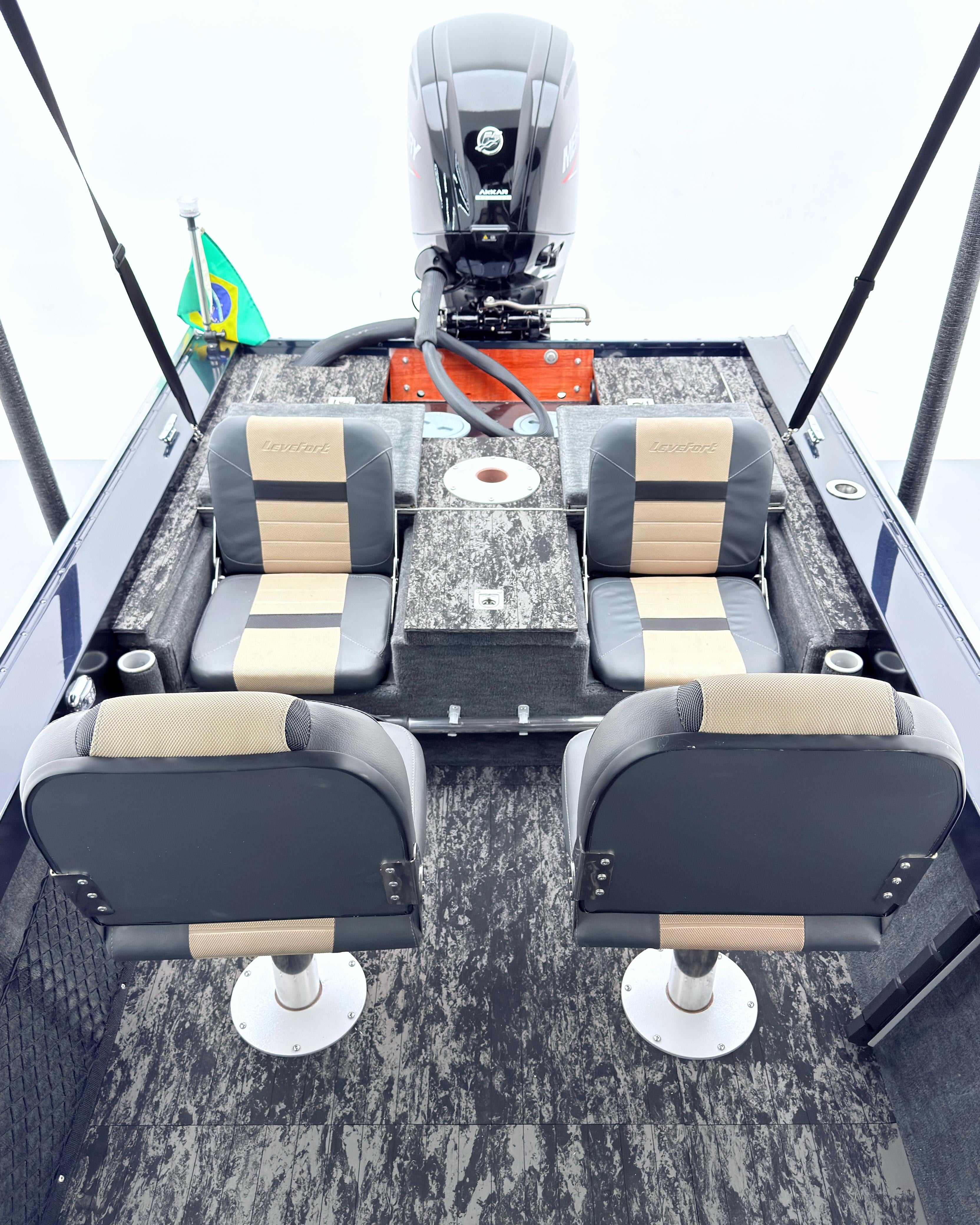 Barco lancha Levefort Apolus 600 S + Motor popa Mercury 100HP ELPT EFI + Carreta rodoviária