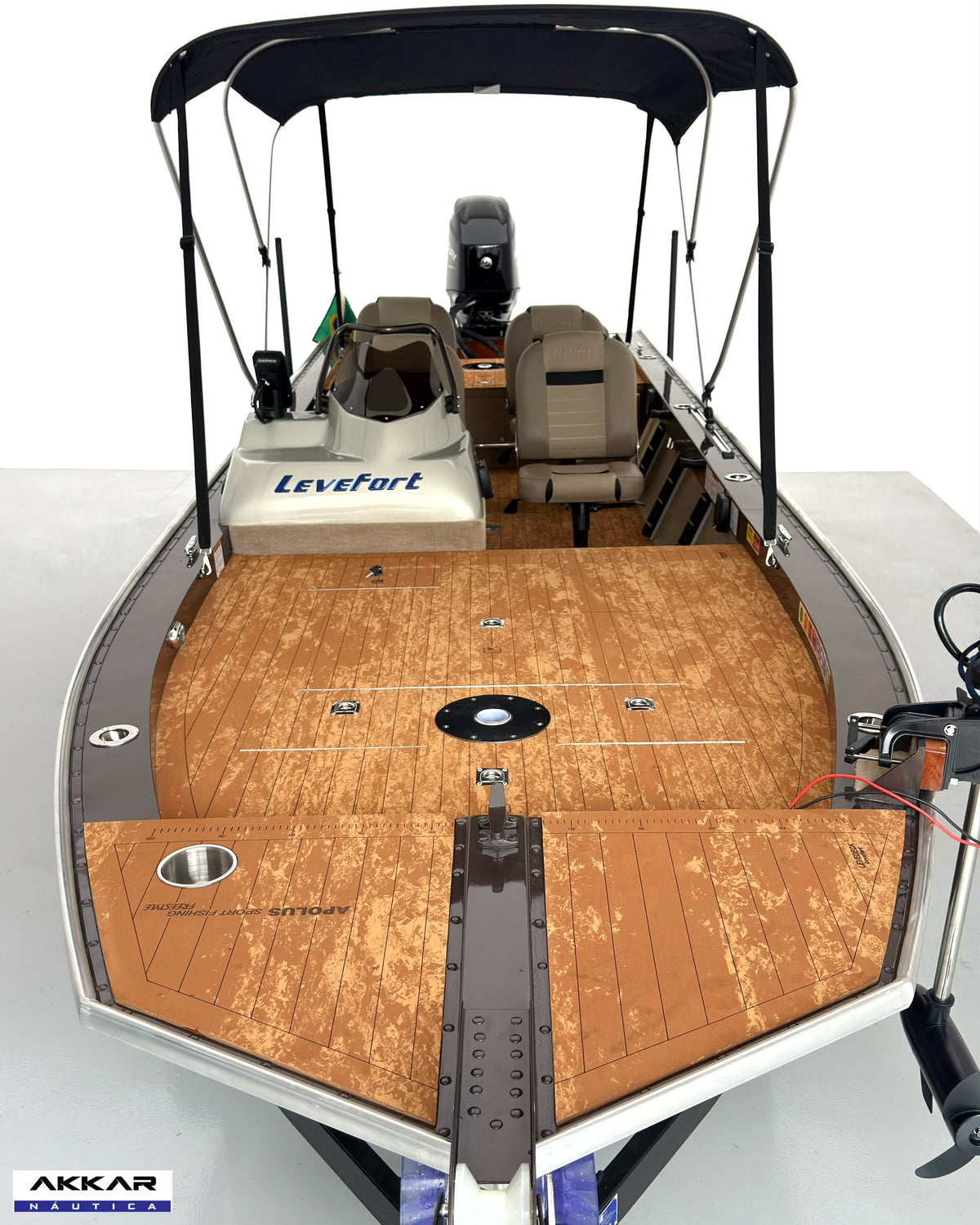 Barco lancha Levefort Apolus 600 + Motor popa Mercury 60HP ELPT EF + Carreta rodoviária