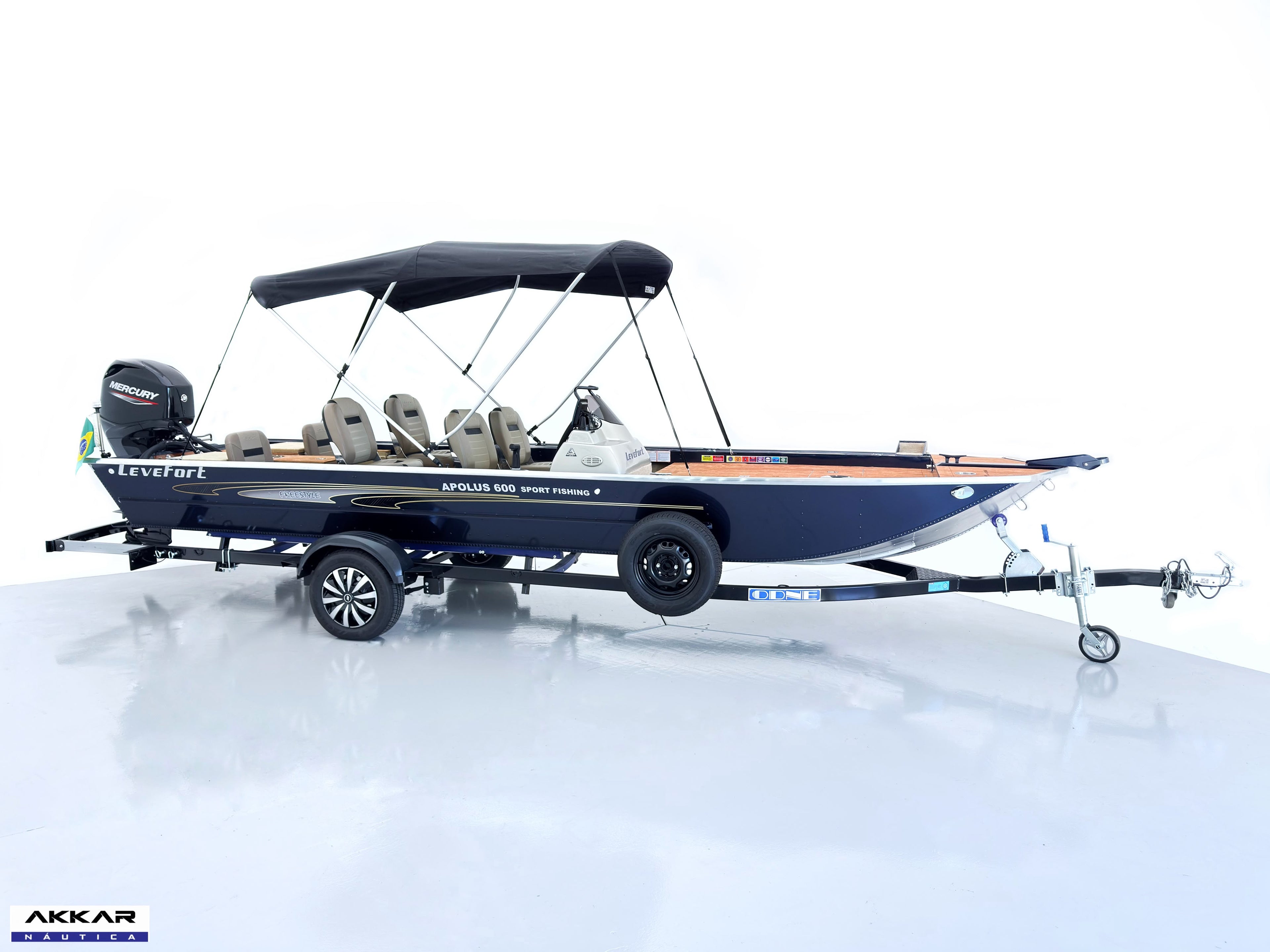 Barco lancha Levefort Apolus 600 + Motor popa Mercury 60HP ELPT EF + Carreta rodoviária