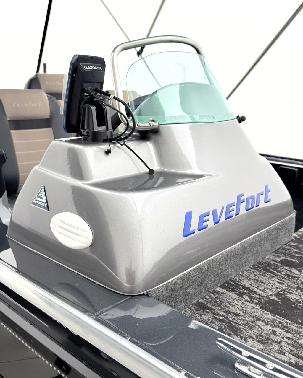 Barco Levefort Marfim 6.0 Sport Fishing Freestyle + Motor 60HP + Carreta rodoviária