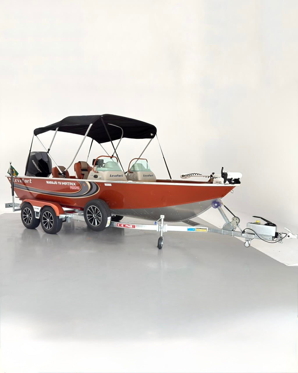 Levefort Marajó Matrix 19 Special Series + Motor MERCURY 200HP + CARRETA RODOVIARIA