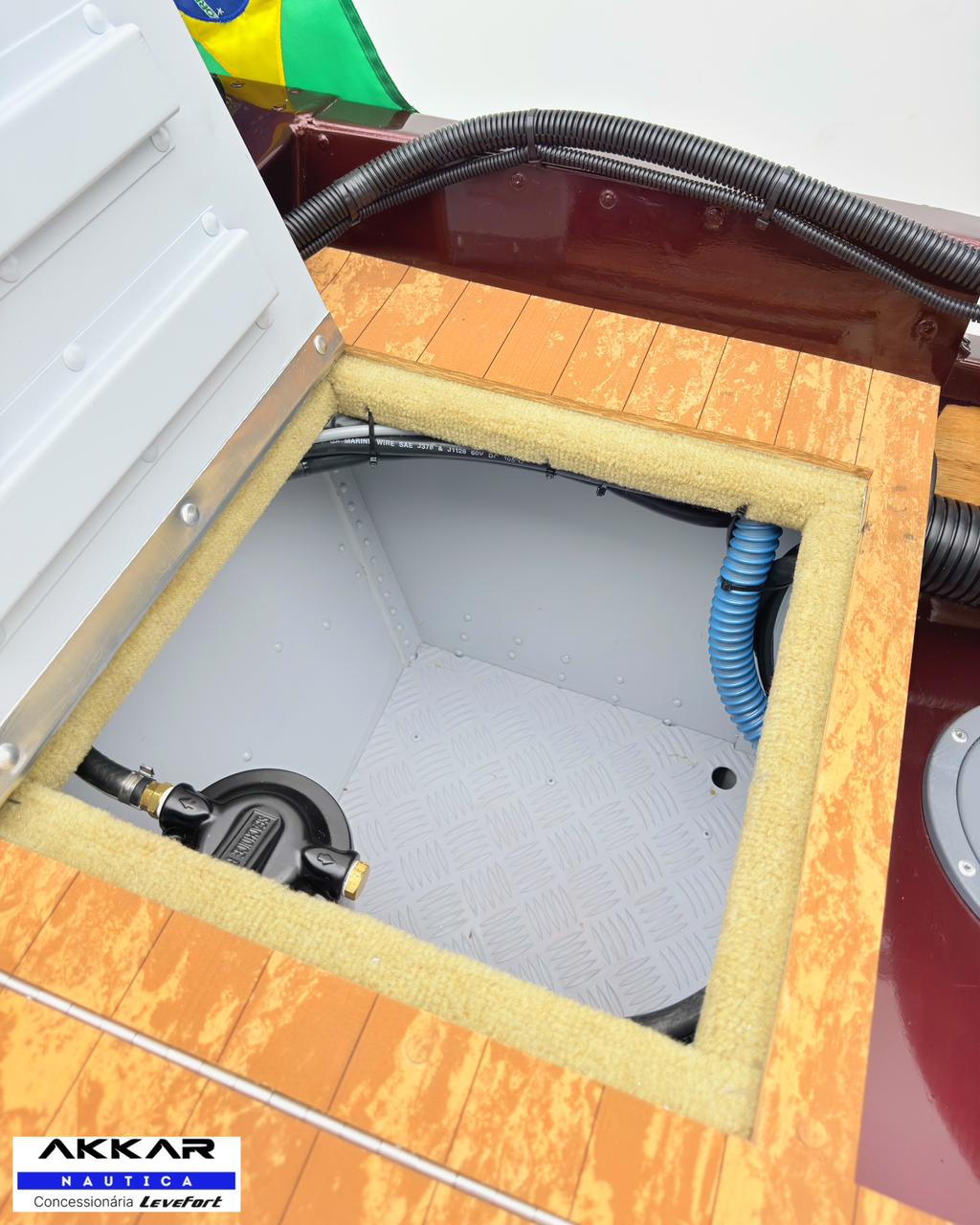 Barco Levefort Apolus Large FREESTYLE + Motor 115HP + Carreta com freio