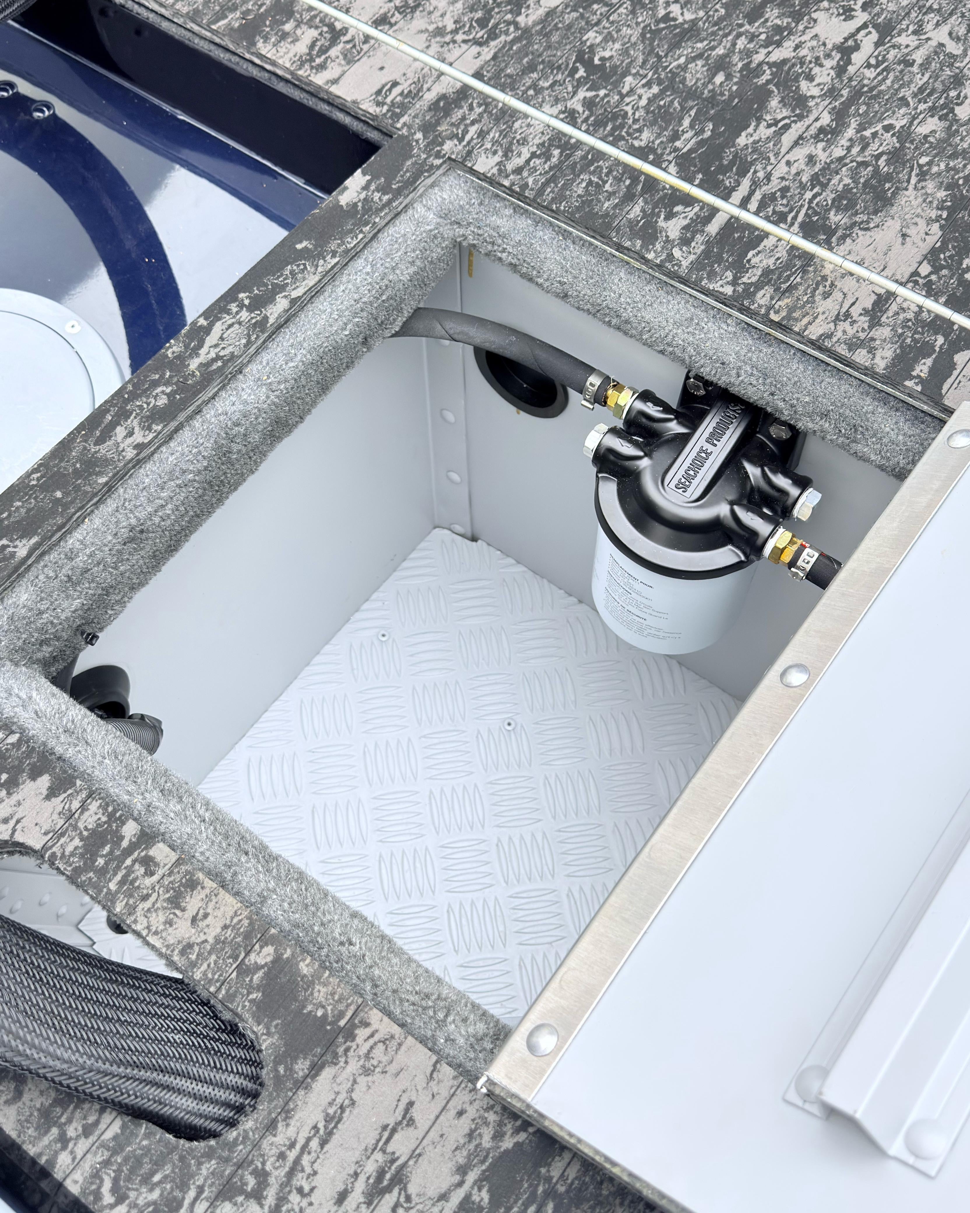 Barco lancha Levefort Apolus 600 S + Motor popa Mercury 100HP ELPT EFI + Carreta rodoviária