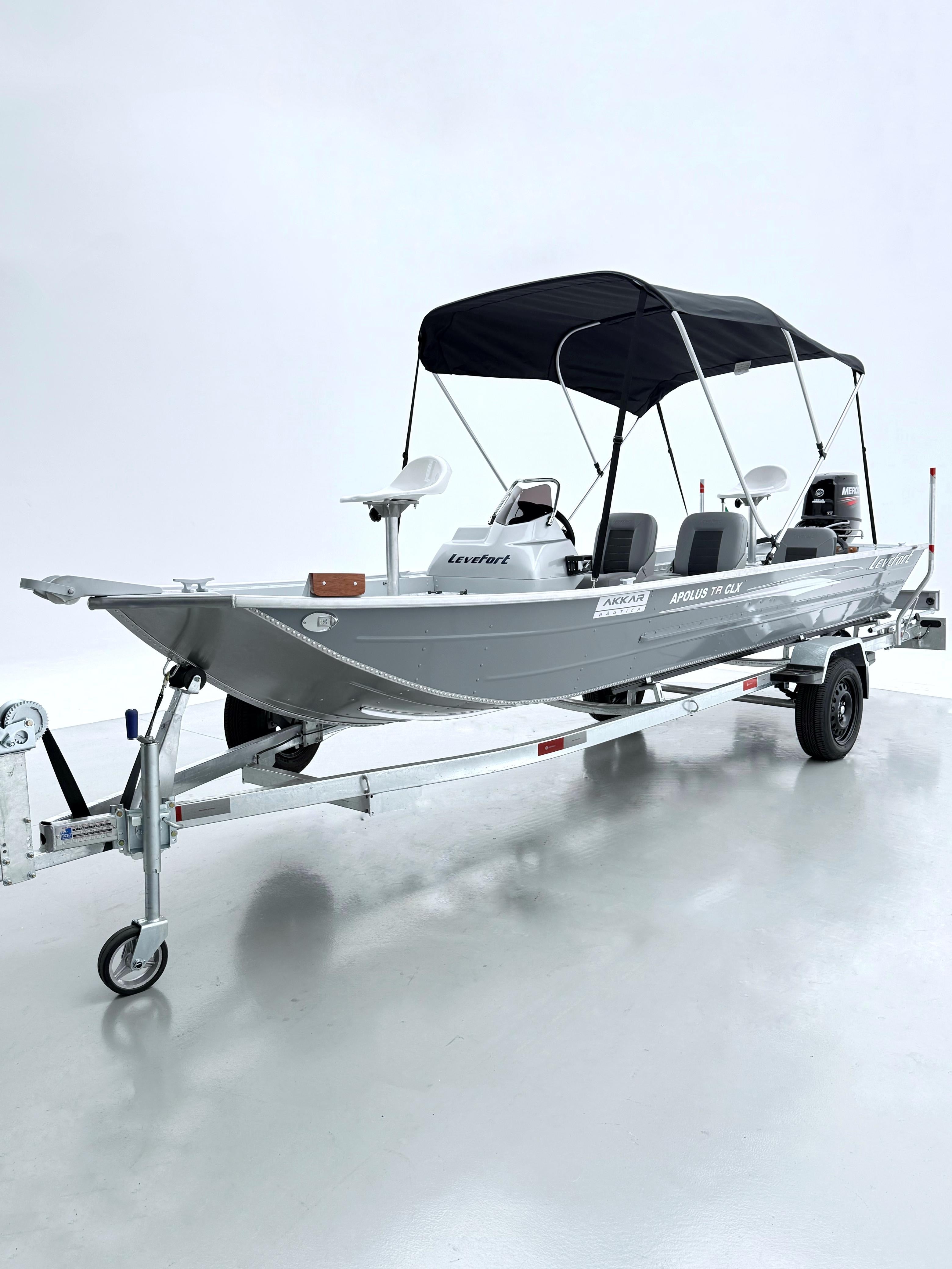Barco lancha Levefort Apolus TR CLX + Motor popa Mercury 50HP ELPTO + Carreta rodoviária
