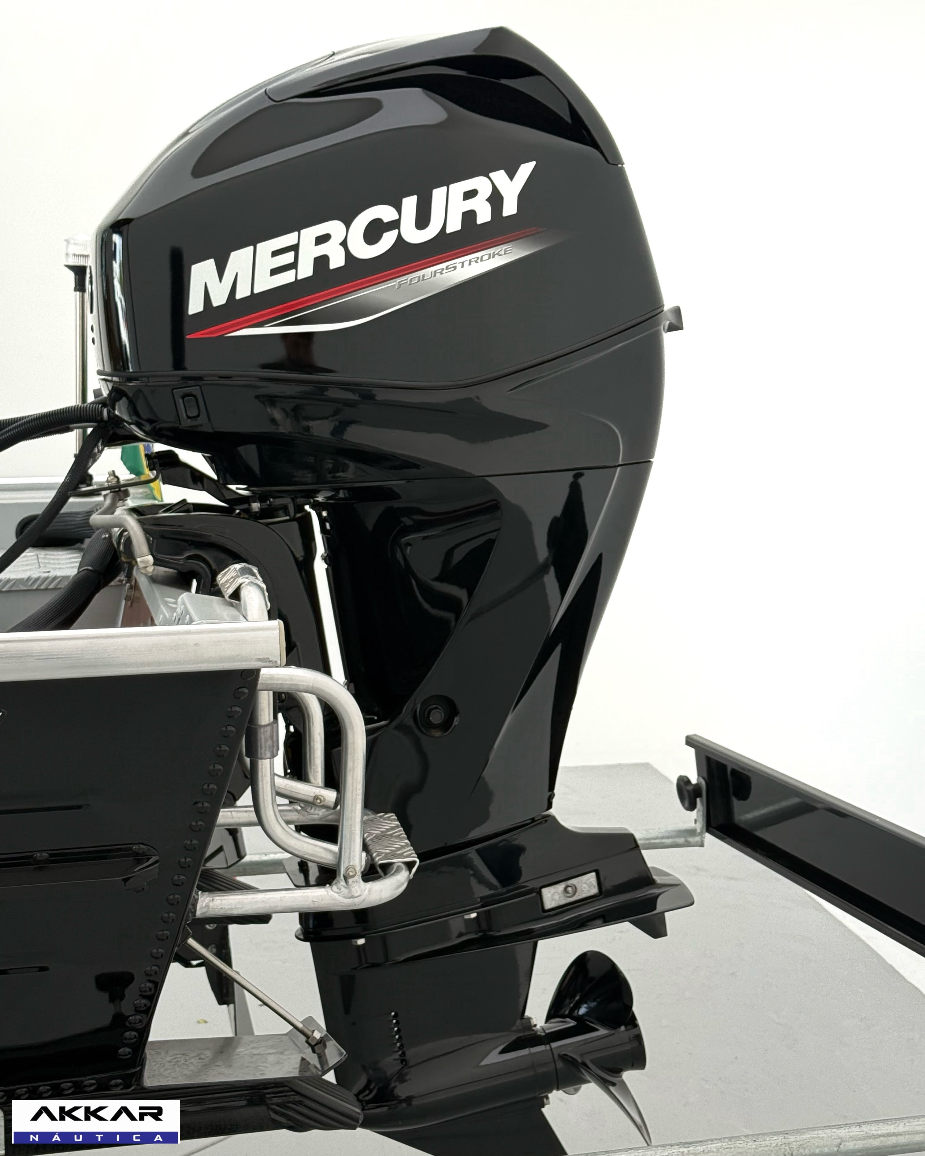 Barco alumínio Levefort Marfim TR CLX + Motor 40HP 4T