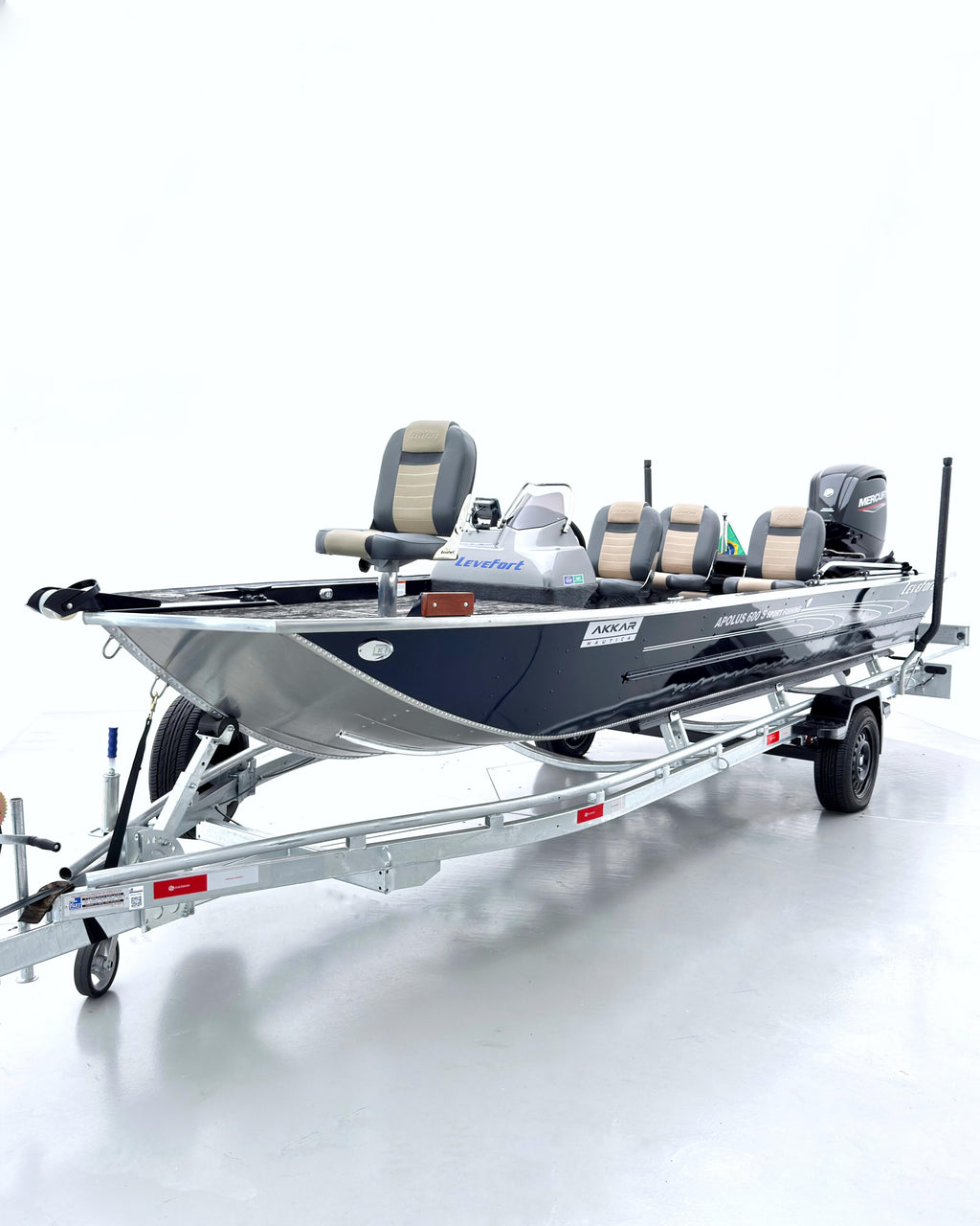 Barco lancha Levefort Apolus 600 S + Motor popa Mercury 100HP ELPT EFI + Carreta rodoviária