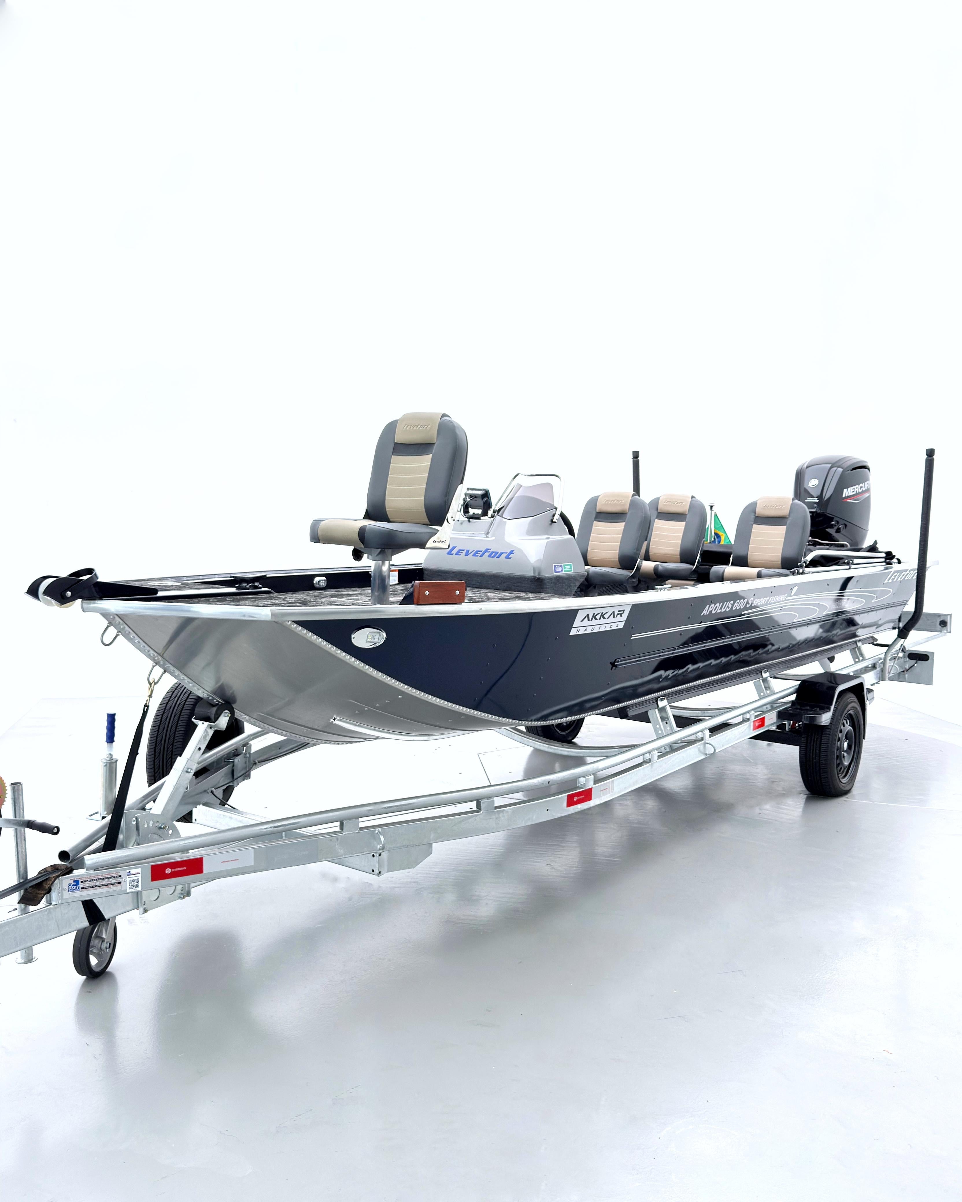 Barco lancha Levefort Apolus 600 S + Motor popa Mercury 100HP ELPT EFI + Carreta rodoviária