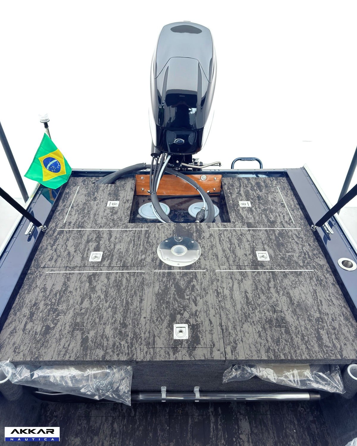 Barco lancha Levefort Apolus 600 + Motor popa Mercury 60HP + Carreta rodoviária