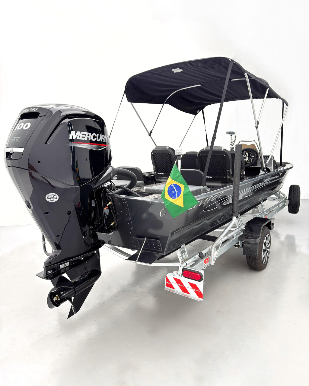 Barco lancha Levefort Apolus 600 S + Motor popa Mercury 100HP ELPT EFI + Carreta rodoviária