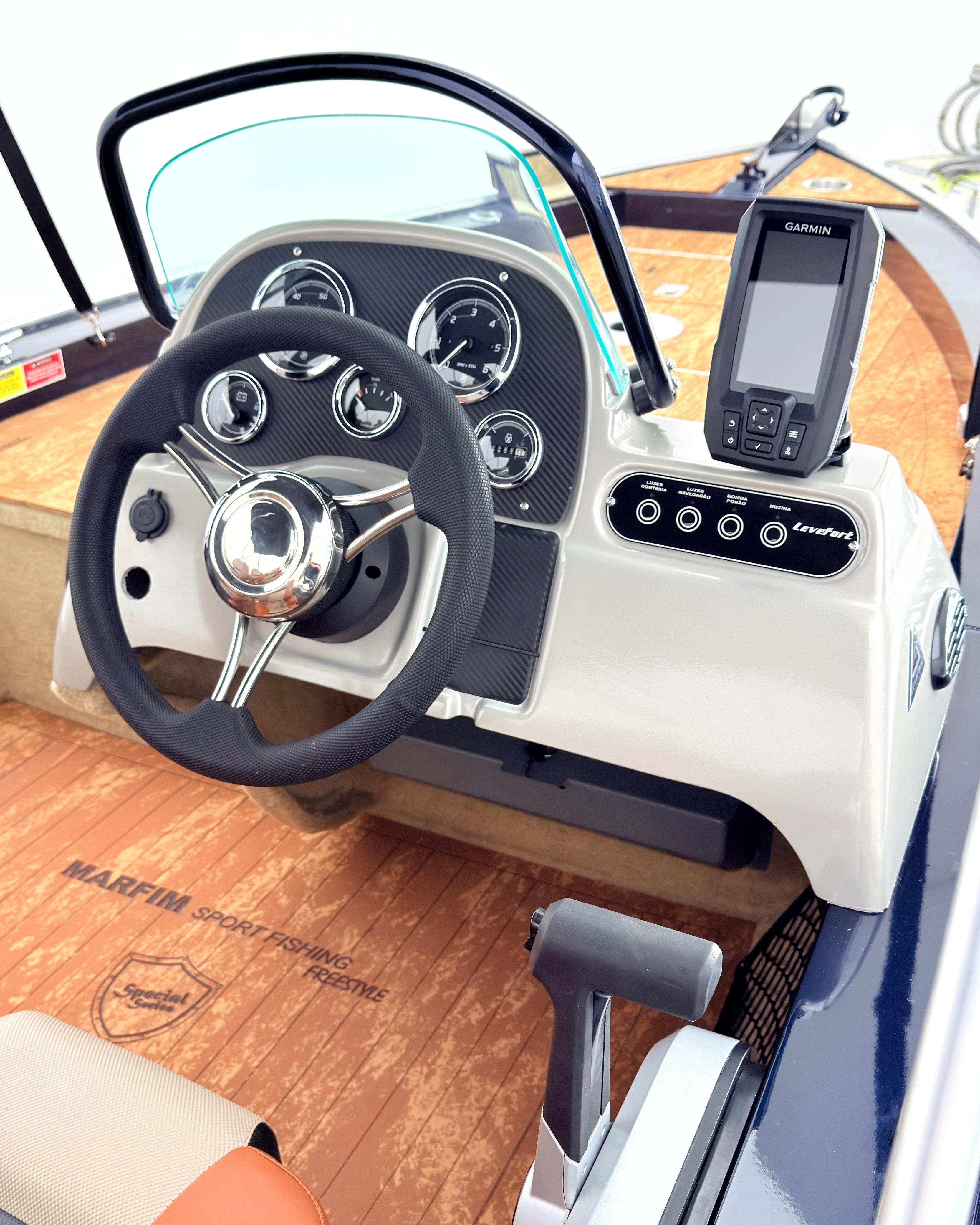 Barco Levefort Marfim 6.0 Sport Fishing Freestyle + Motor 60HP + Carreta rodoviária