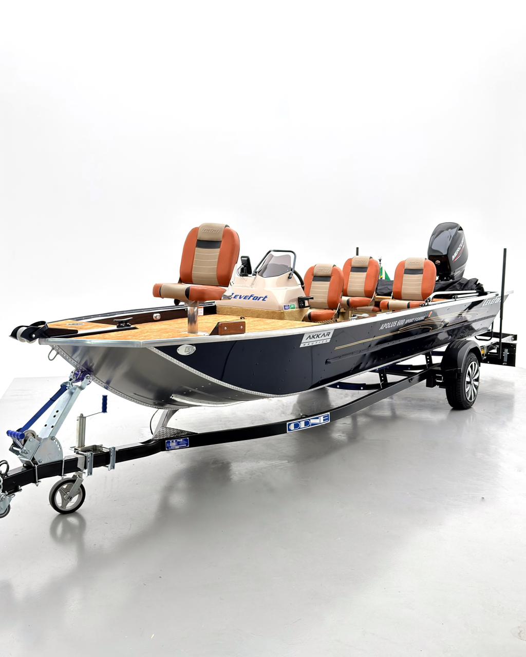 Barco lancha Levefort Apolus 600 + Motor popa Mercury 60HP ELPT EF + Carreta rodoviária