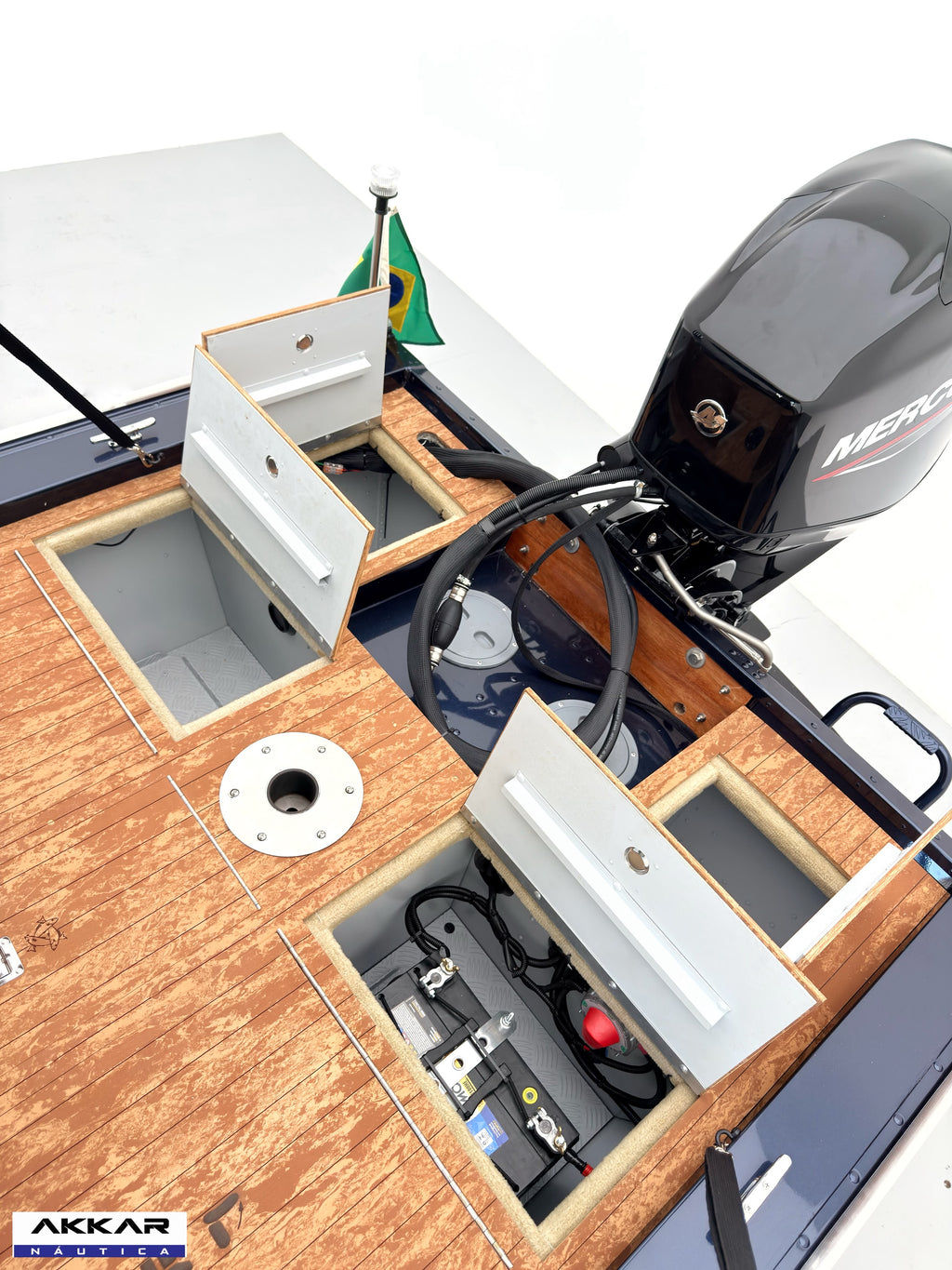 Barco lancha Levefort Apolus 600 + Motor popa Mercury 60HP ELPT EF + Carreta rodoviária