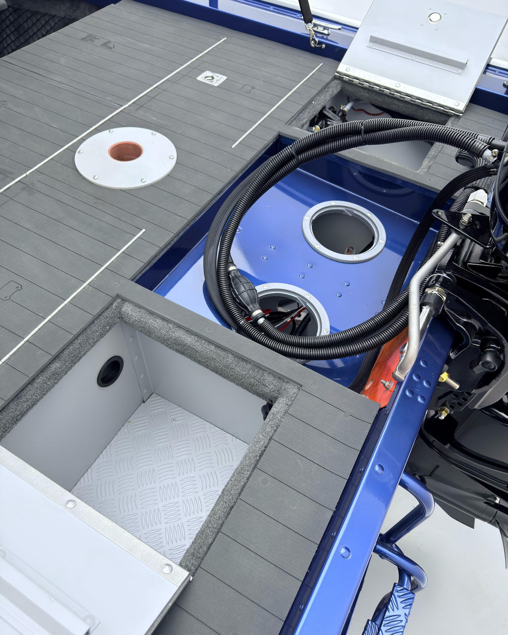 Barco lancha Levefort Apolus 600 + Motor popa Mercury 60HP ELPT EF + Carreta rodoviária