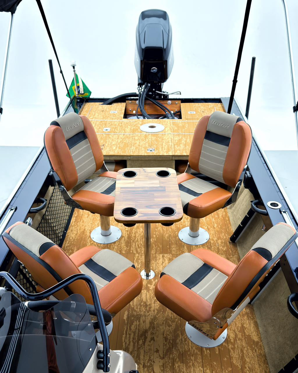 Barco lancha Levefort Apolus 600 + Motor popa Mercury 60HP ELPT EF + Carreta rodoviária