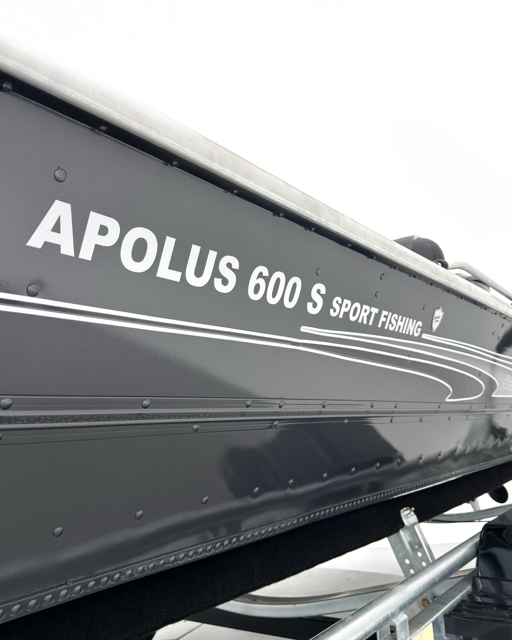 Barco lancha Levefort Apolus 600 S + Motor popa Mercury 100HP ELPT EFI + Carreta rodoviária