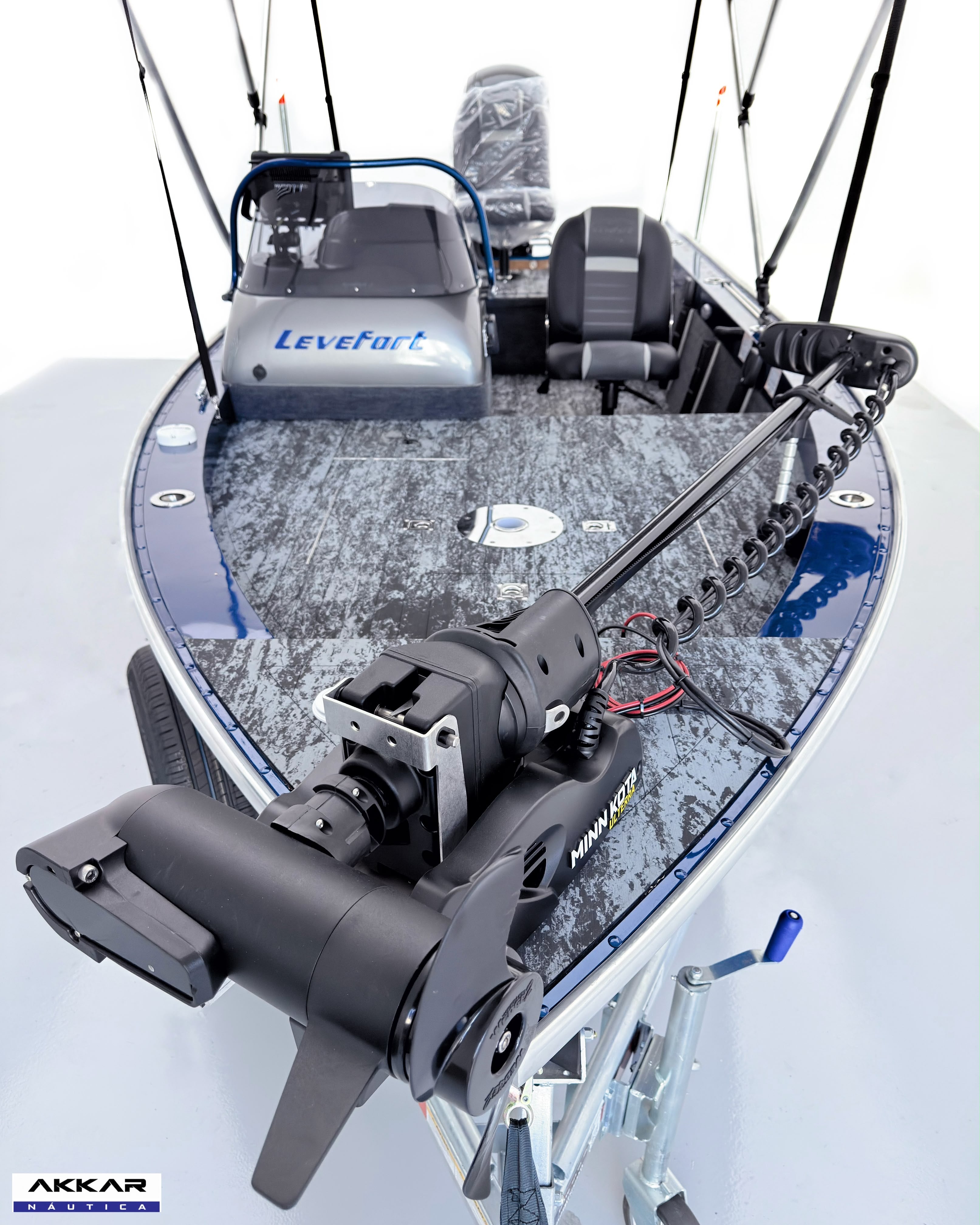 Barco Levefort Marajó Freestyle 16  + Motor 100HP + Carreta