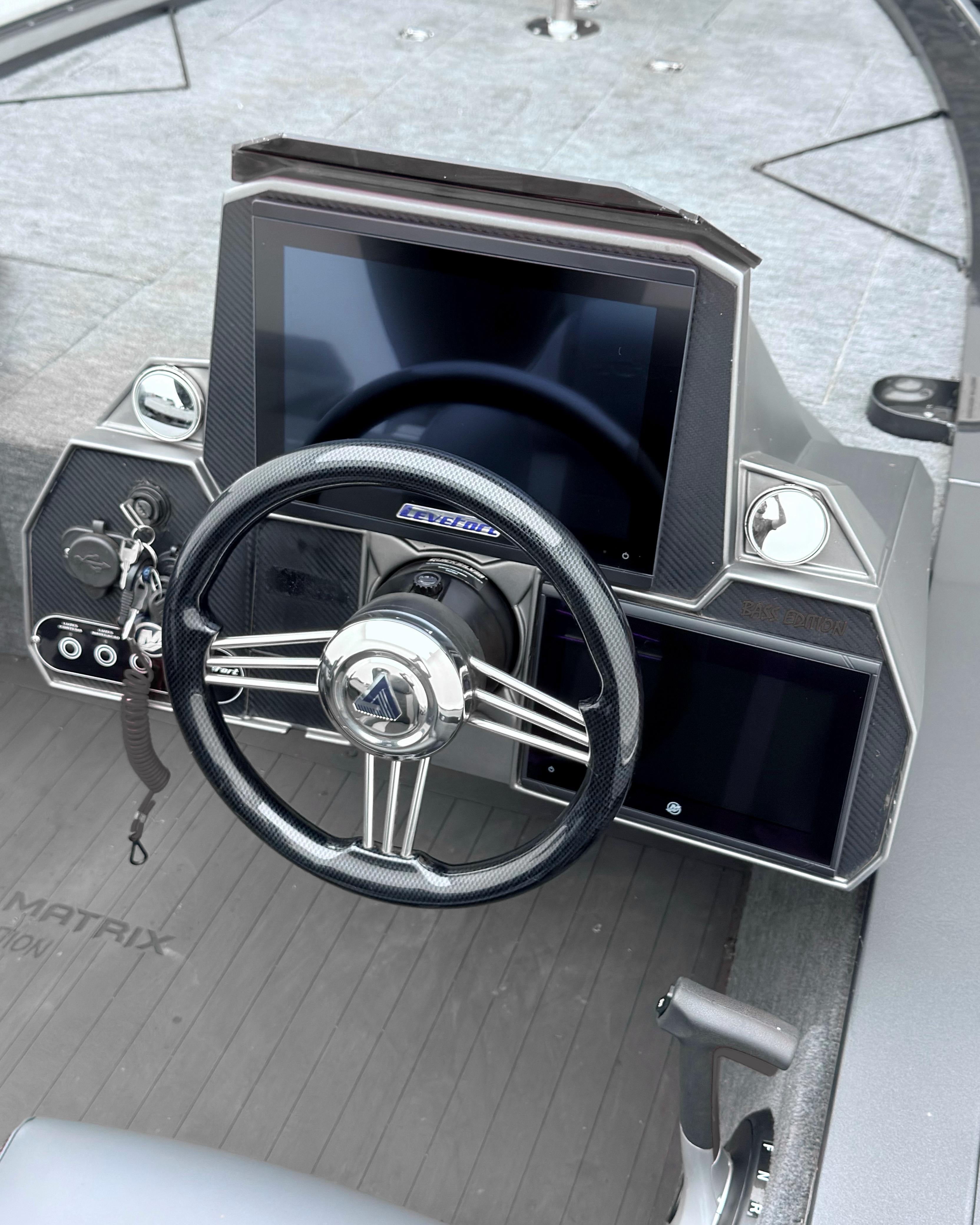 Barco lancha Levefort Marajó 19 Matrix BASS EDITION + MOTOR 175 HP + Carreta rodoviária