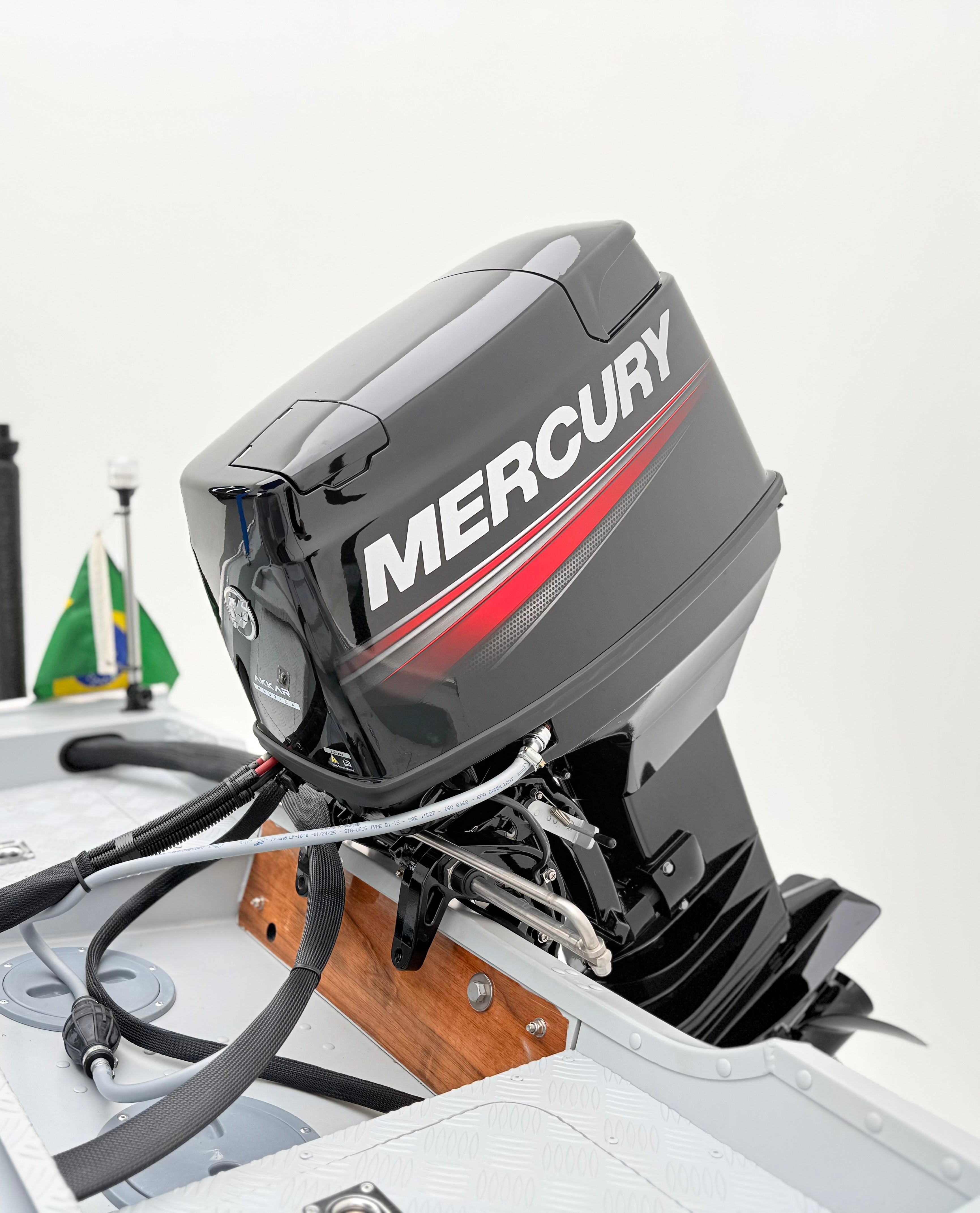 Barco alumínio Levefort Marfim TR CLX + Motor 50HP 2T + Carreta