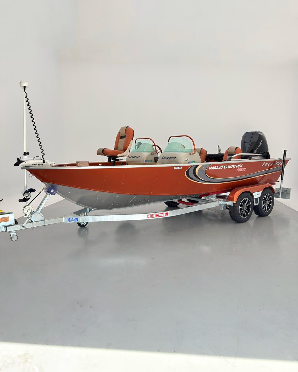 Levefort Marajó Matrix 19 Special Series + Motor MERCURY 200HP + CARRETA RODOVIARIA