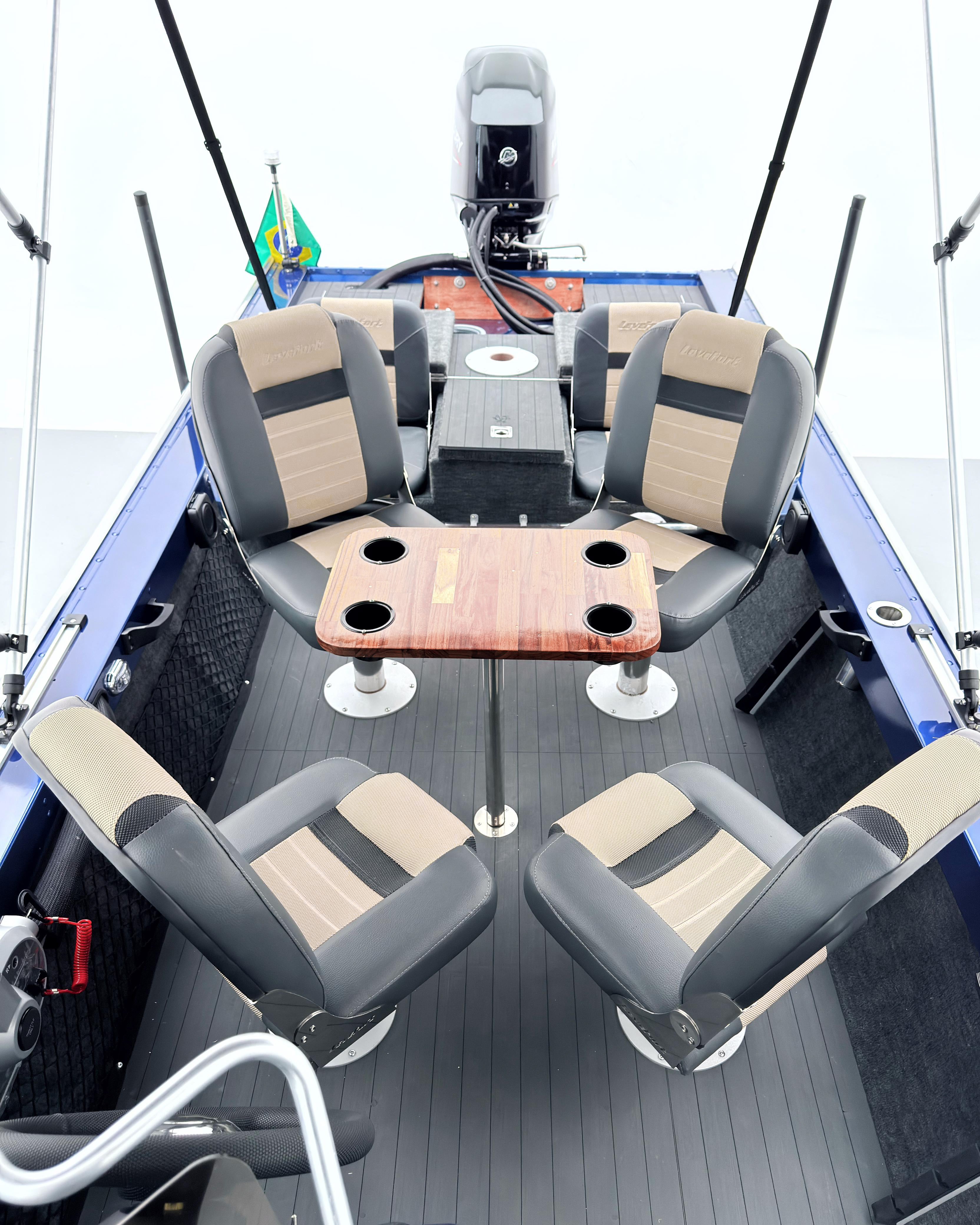 Barco lancha Levefort Apolus 600 + Motor popa Mercury 60HP ELPT EF + Carreta rodoviária